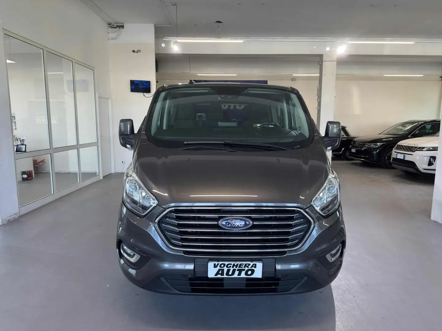 Ford Tourneo Custom 320 2.0 EcoBlue 130CV PL Titanium Grigio - 1
