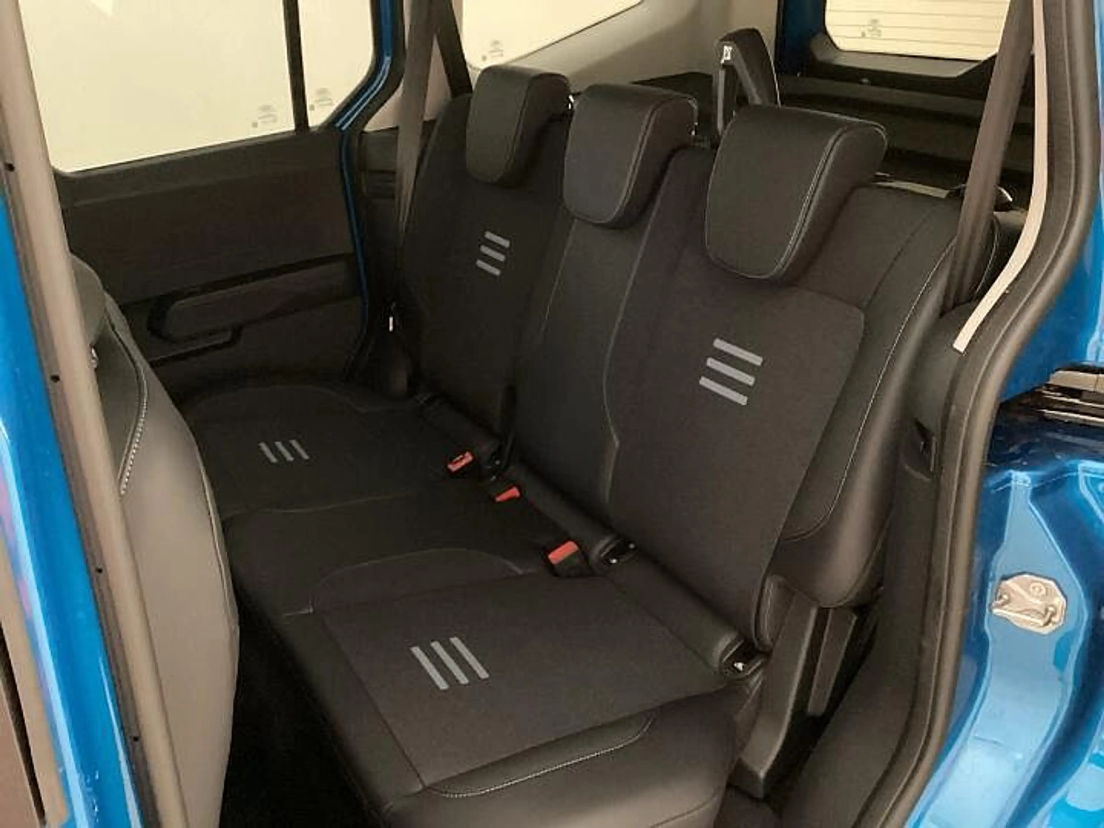 Ford Tourneo Courier ACTIVE — photo 4