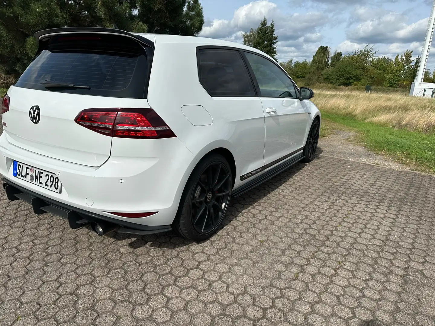 Volkswagen Golf GTI Performance Weiß - 1