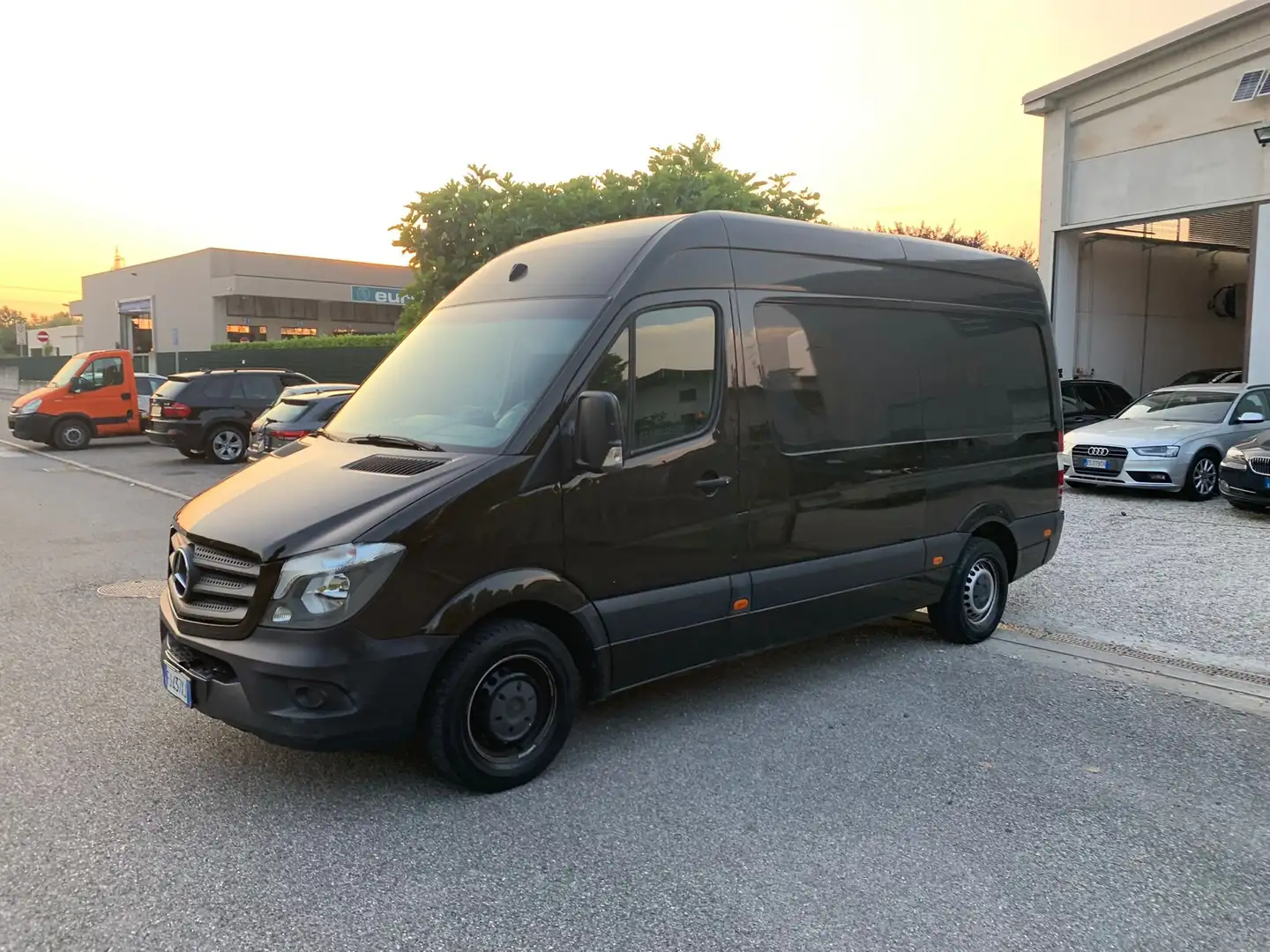 Mercedes-Benz Sprinter Marrone - 1