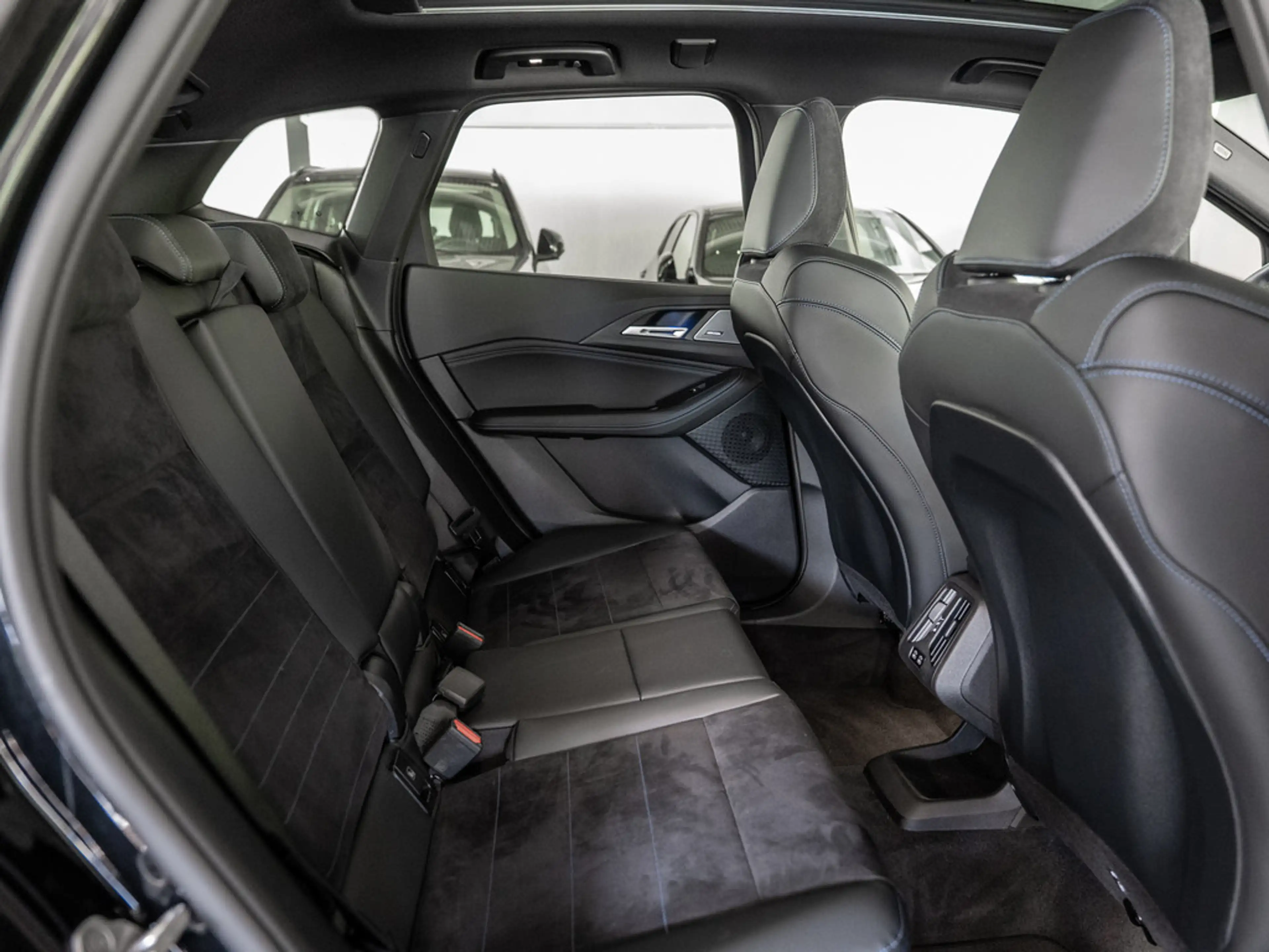 BMW 223 Active Tourer xDrive M-Sport PANO AHK HUD — photo 13