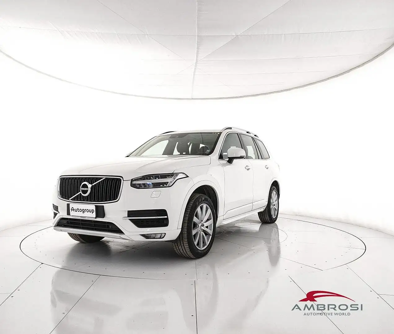 Volvo XC90 D5 AWD Geartronic Momentum Weiß - 1