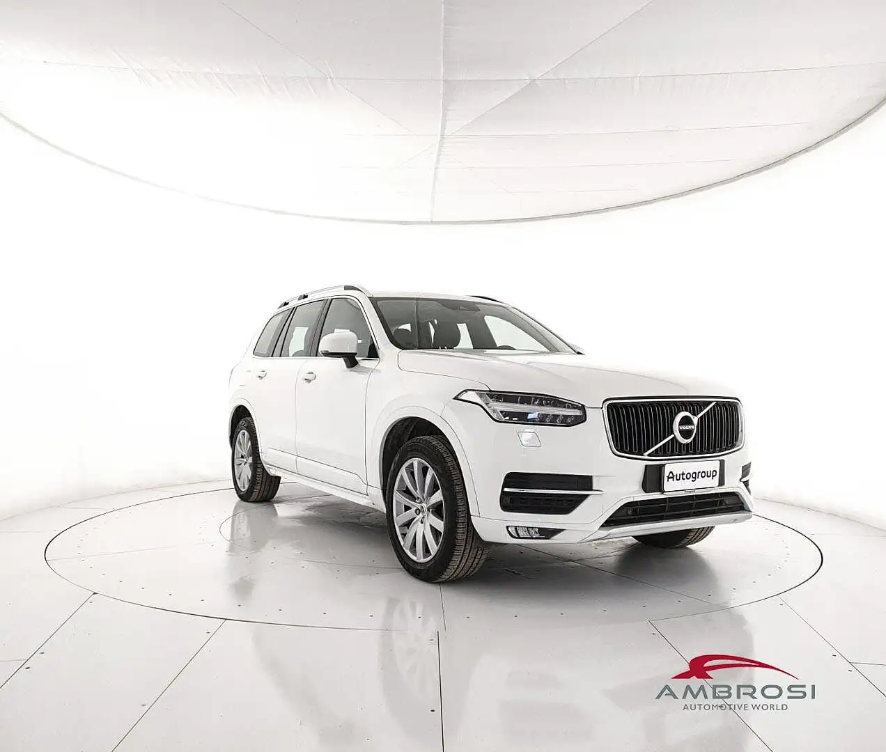 Volvo XC90 D5 AWD Geartronic Momentum Weiß - 2