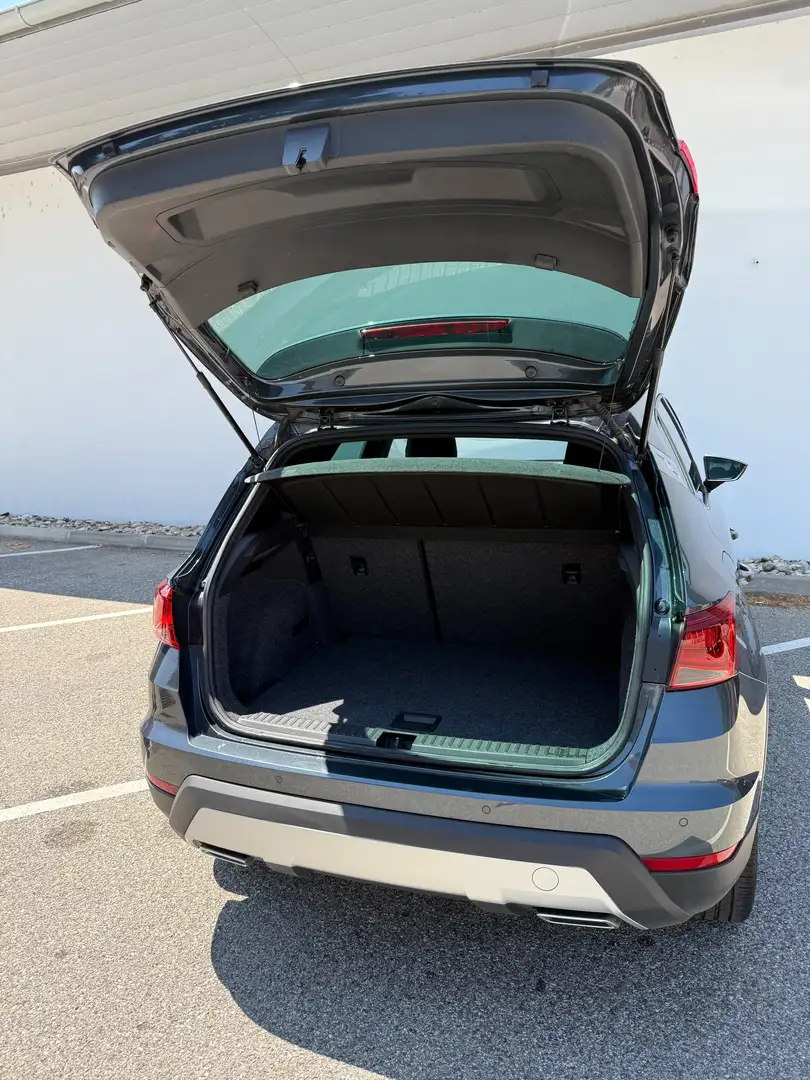 SEAT Arona Arona 1,0 Eco TSI FR Fastlane FR Grau - 2