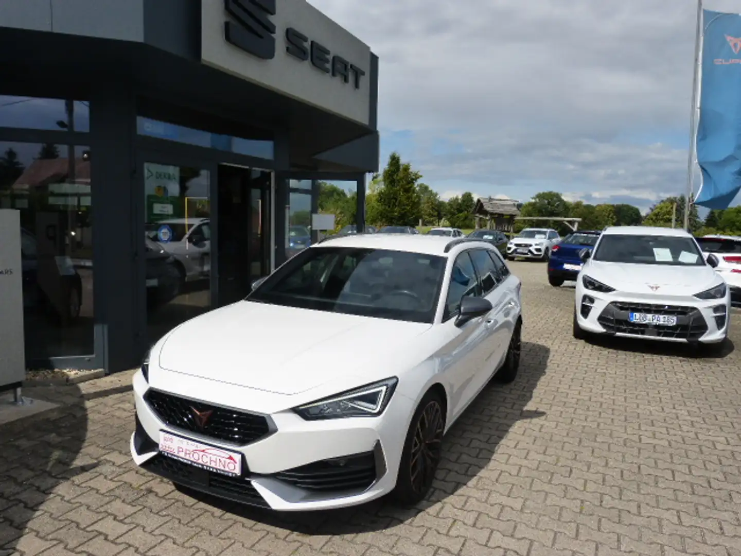CUPRA Leon Leon Sportstourer 2.0 TSI 245 PS Wit - 1