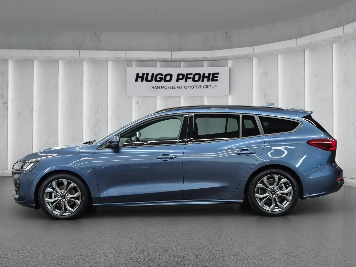 Ford Focus ST-Line X Turnier AUT|ACC|HUD|RFK|AHK|LED|NAVI Blauw - 2