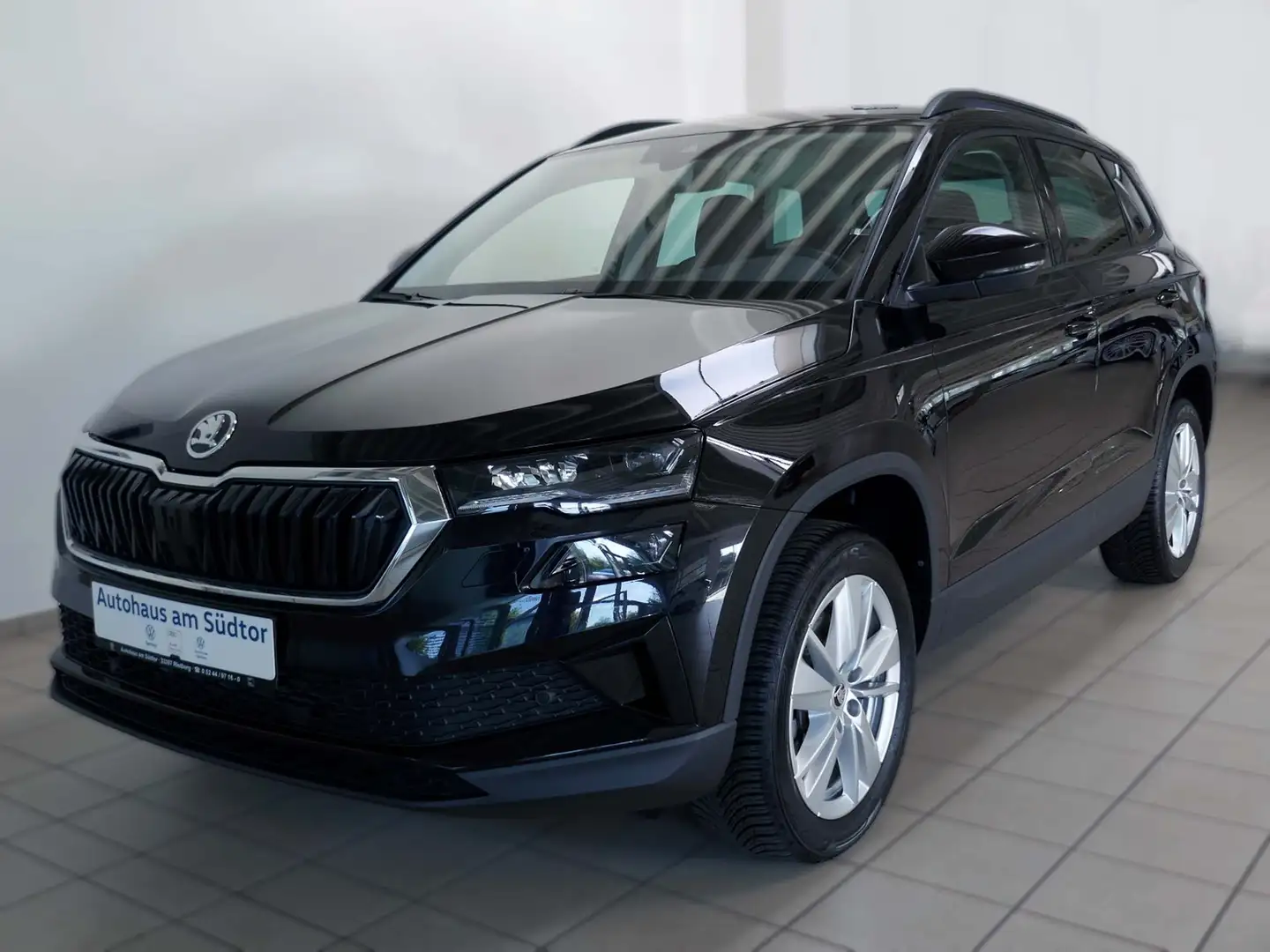 Skoda Karoq Elegance 1.5 TSI | LED RFK ACC Navi Schwarz - 2