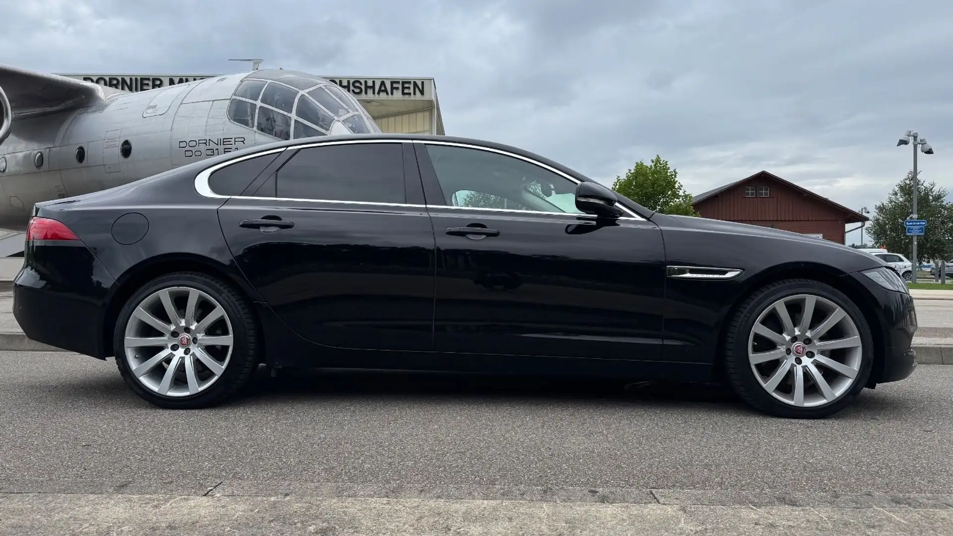 Jaguar XF Portfolio *LEDER*ACC*LED*SHZ*MERIDIAN Noir - 2