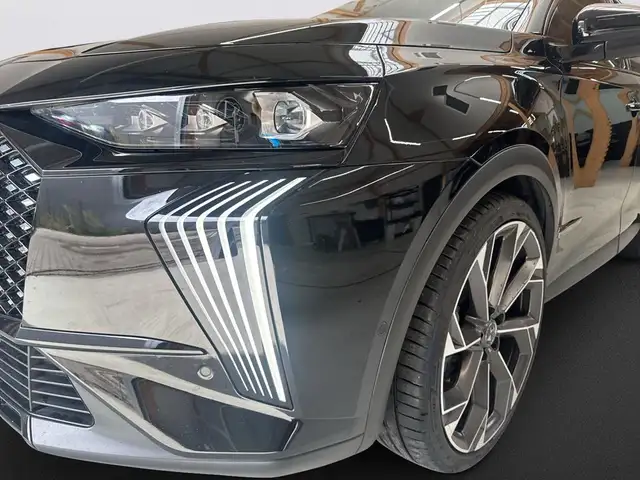 DS Automobiles DS 7 view 9