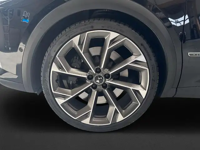 DS Automobiles DS 7 view 8