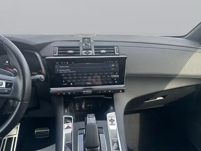 DS Automobiles DS 7 view 12