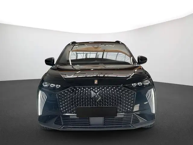 DS Automobiles DS 7 view 2