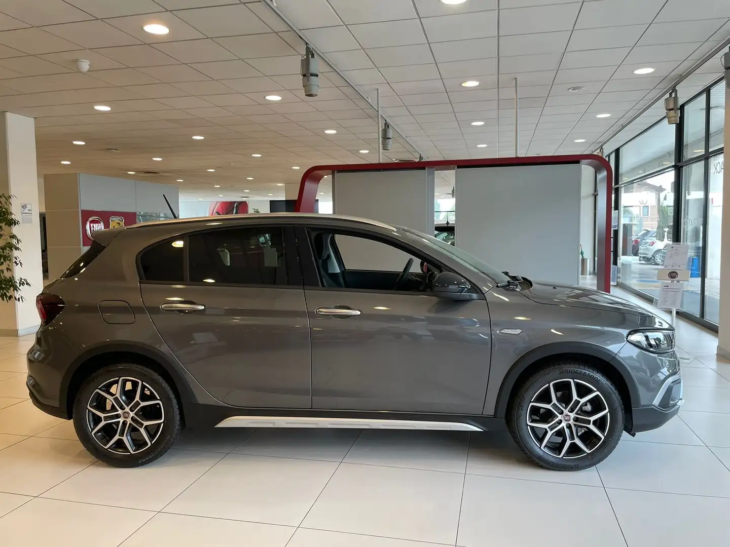 Fiat Tipo Cross 1.5 Hybrid 130cv Cambio Automatico - KM ZERO Nero - 2