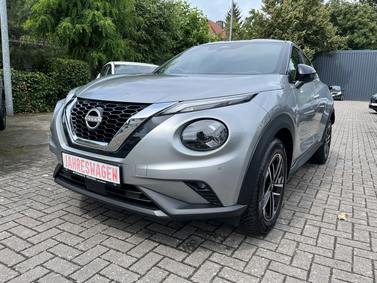Nissan Juke 1.0 DIG-T N-Connecta, LED, Winterp., Navi Argent - 1