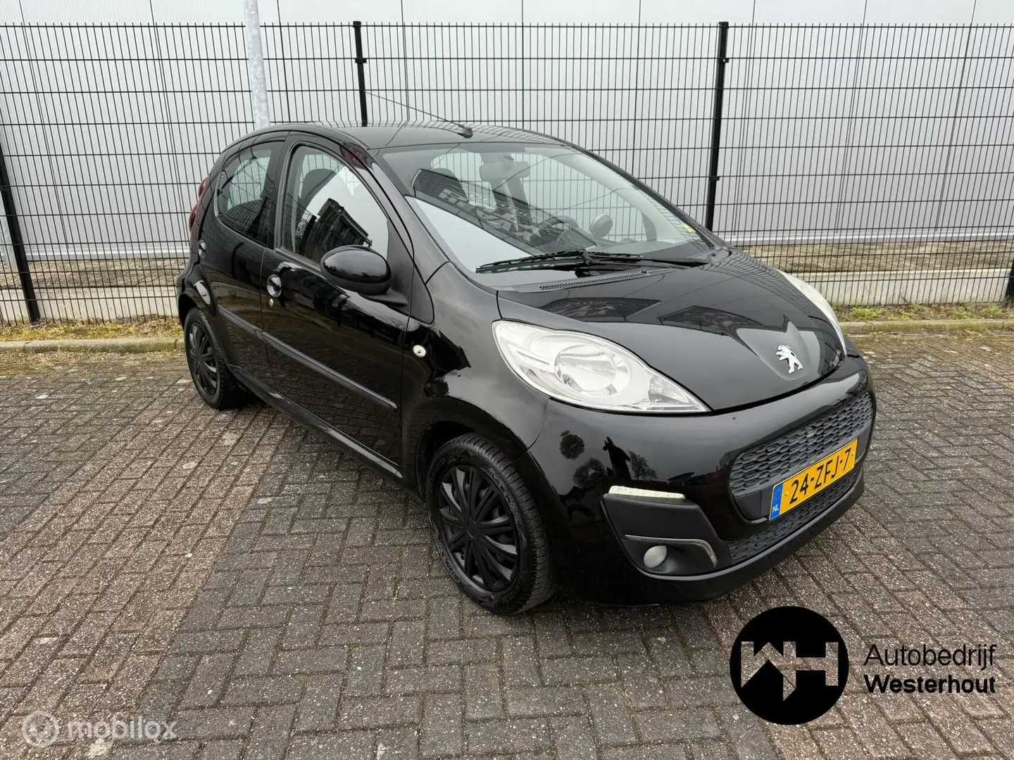Peugeot 107 1.0 Active Airco Elektrische ramen Noir - 1