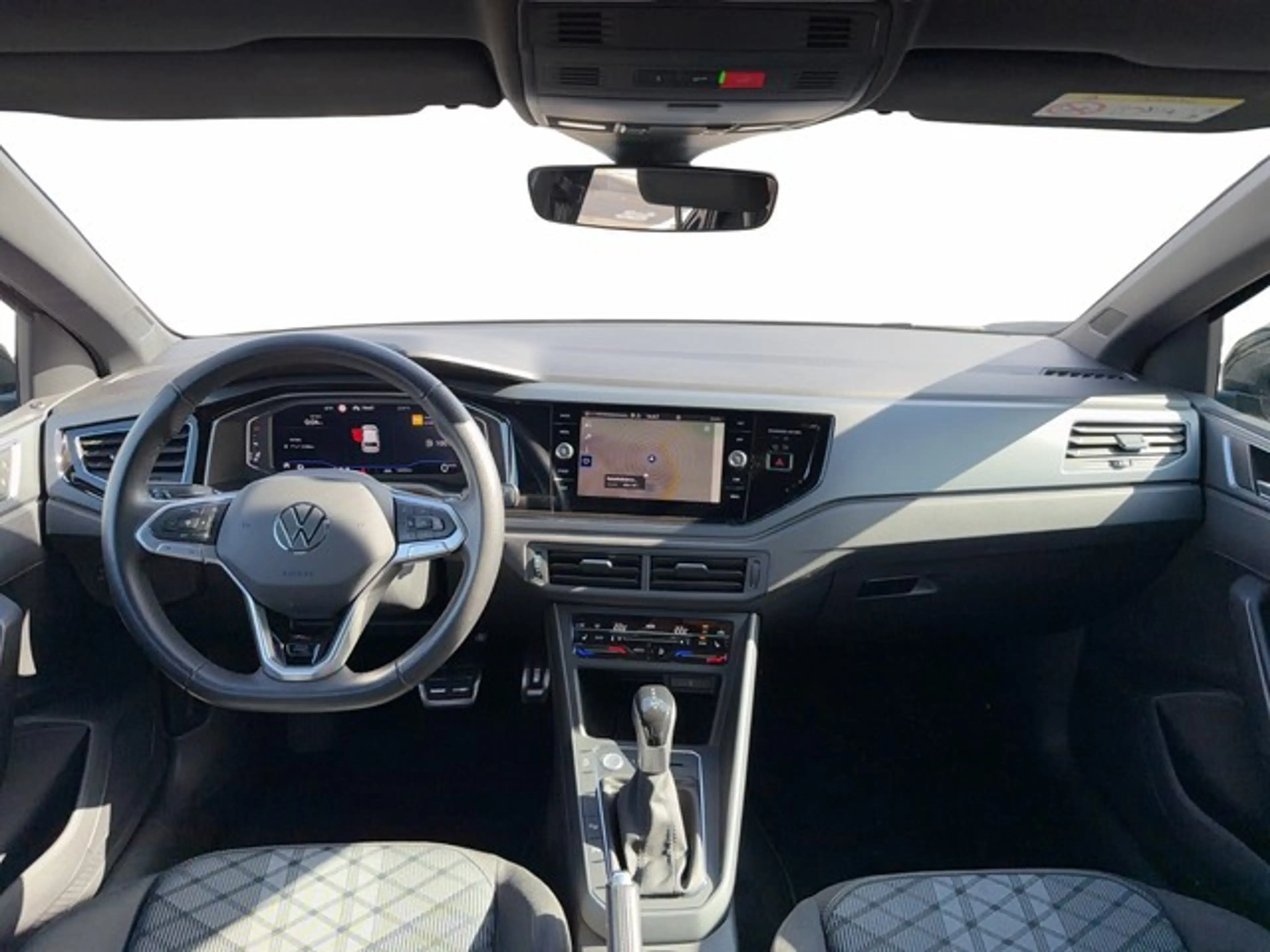 Volkswagen Polo 1.0 TSI DSG R-Line — photo 10