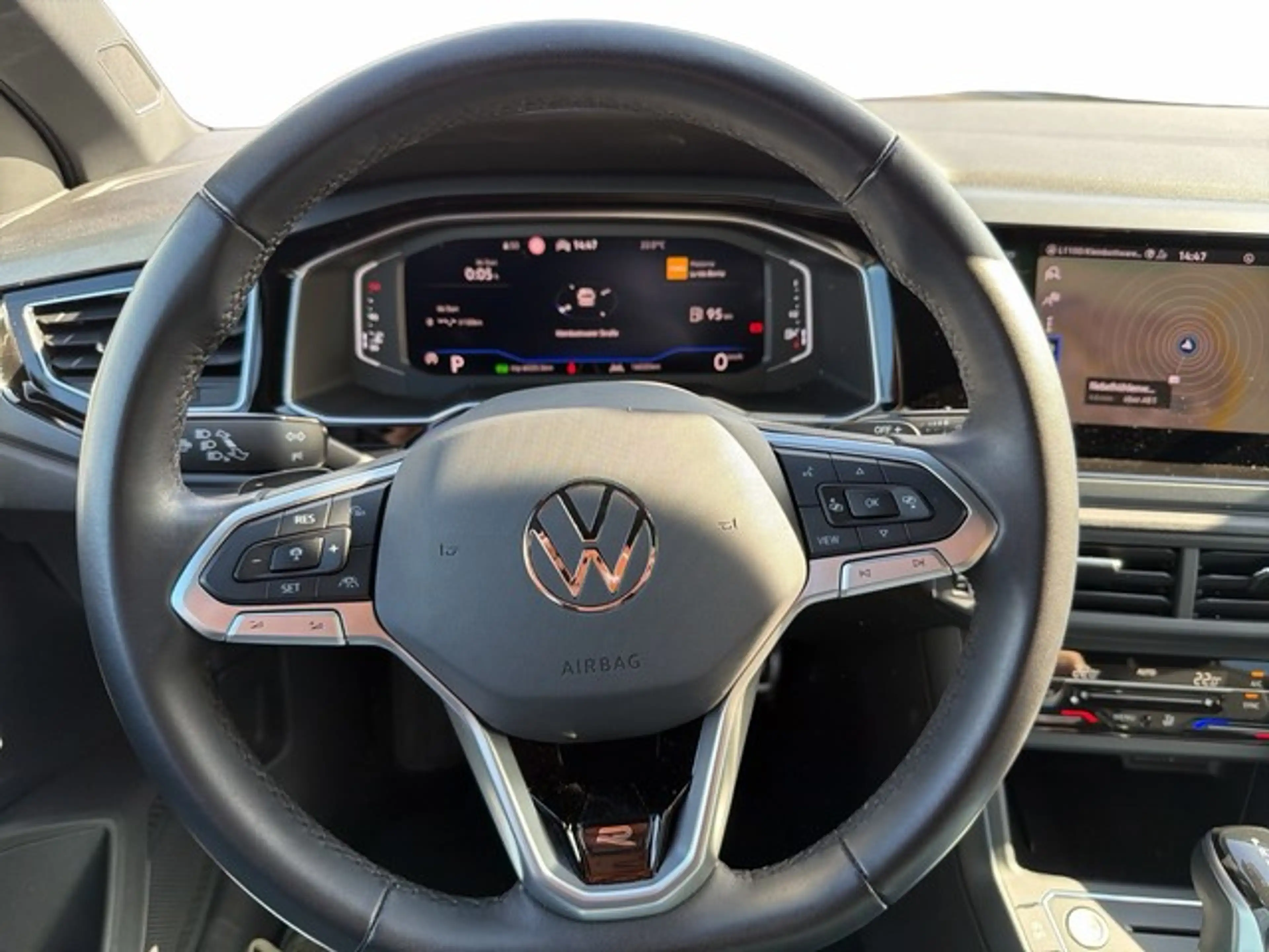 Volkswagen Polo 1.0 TSI DSG R-Line — photo 15