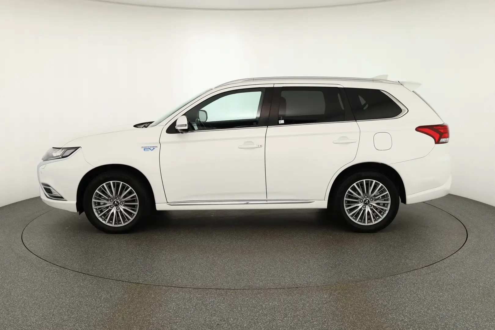 Mitsubishi Outlander 2.4 PHEV Plus Spirit 4WD LED AHK 360° Weiß - 2