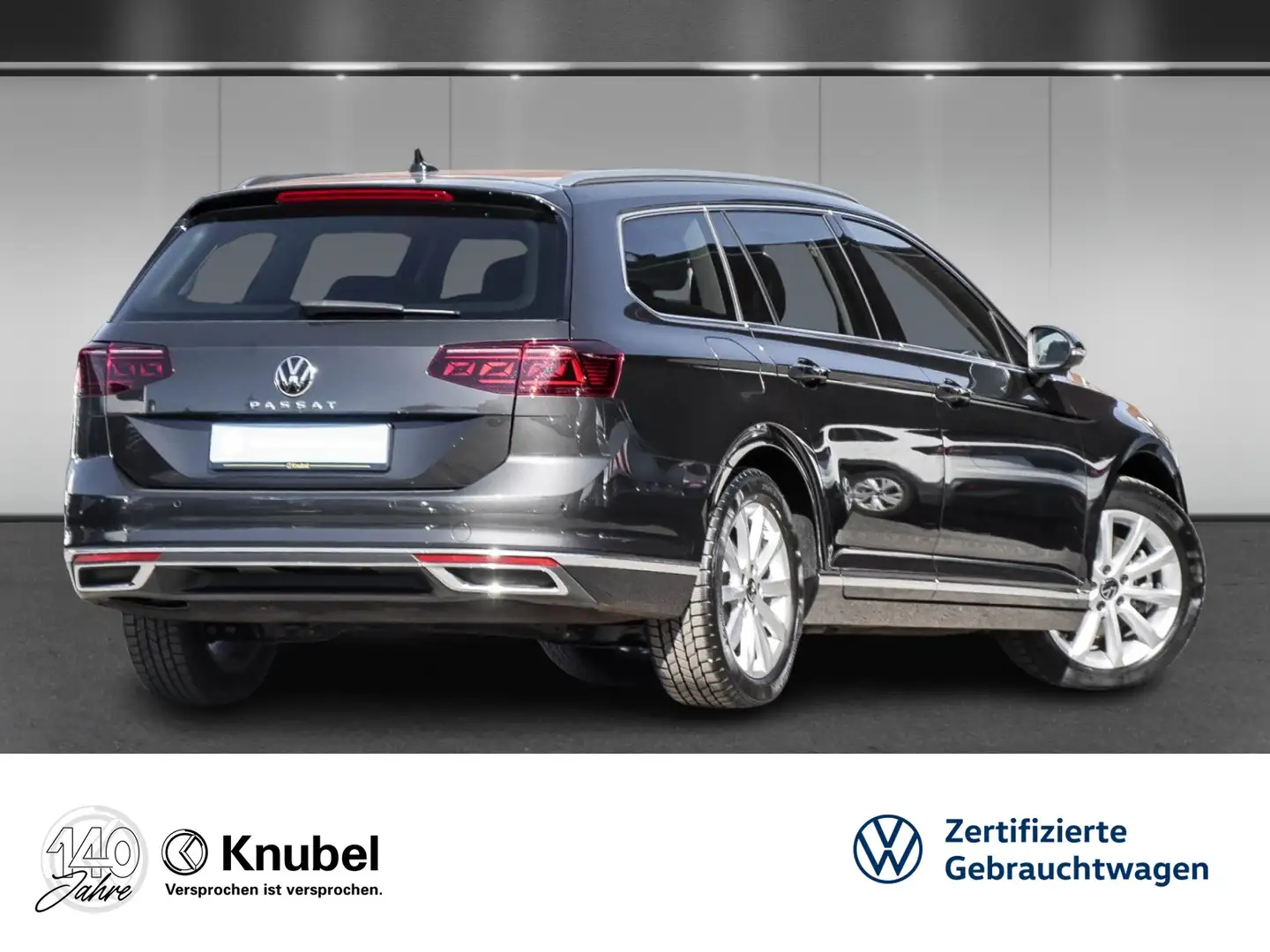 Volkswagen Passat Variant Elegance 2.0 TDI DSG IQ.Light AHK ACC Navi Grijs - 2