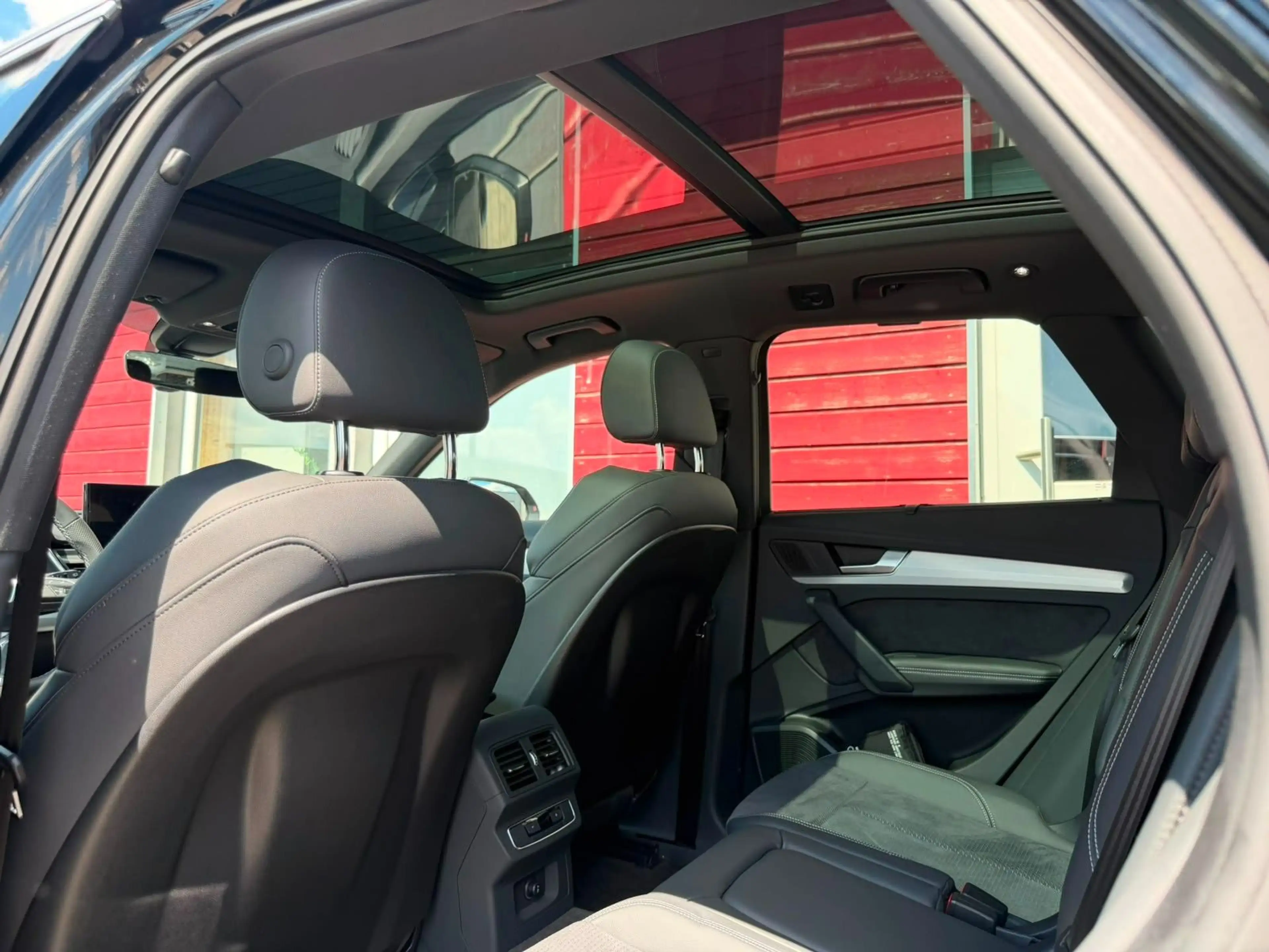 Audi SQ5 *HEAD-UP*PANO*STHZ*KAMERA*LUFT*KEYLESS* — photo 14