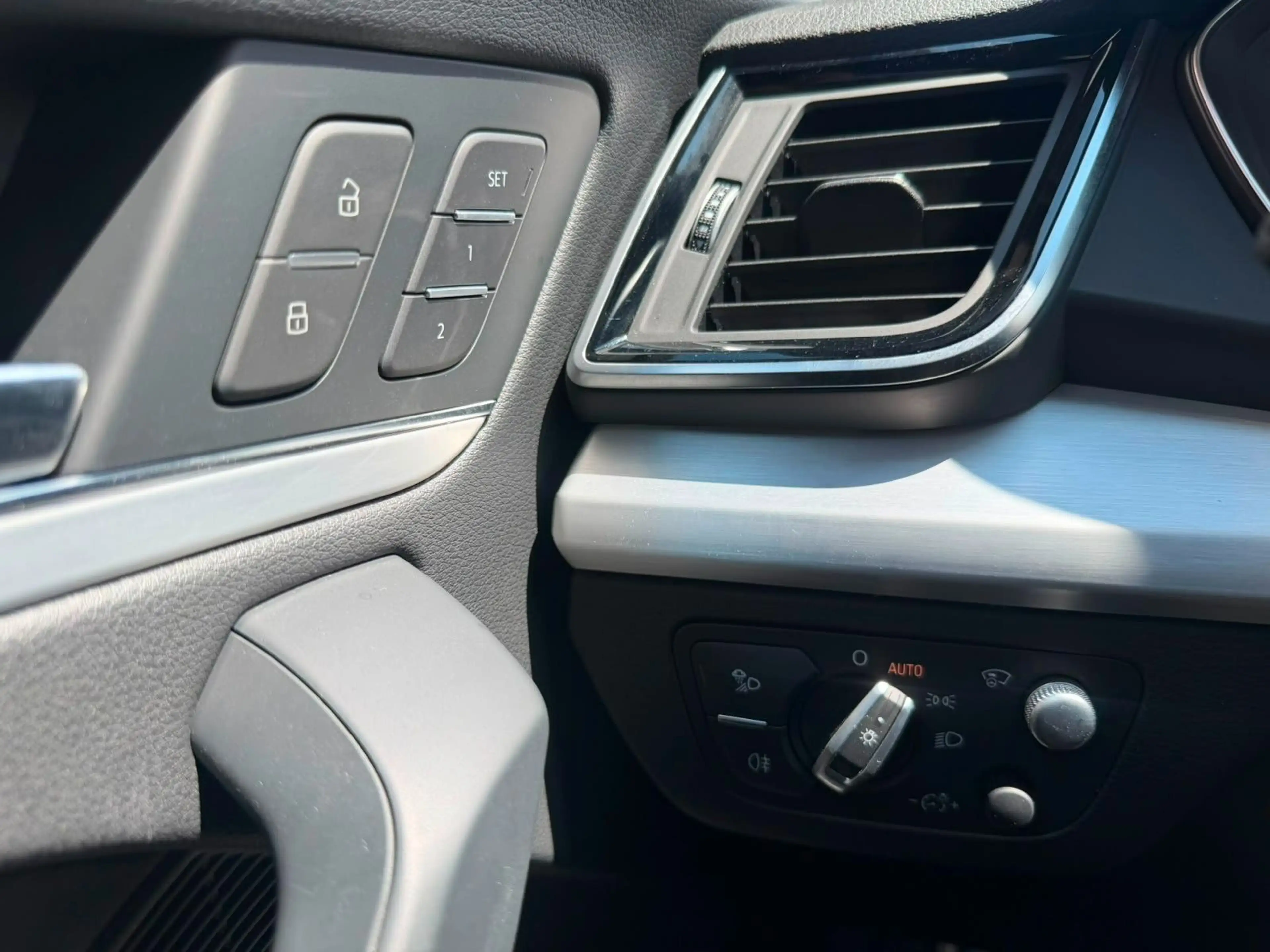 Audi SQ5 *HEAD-UP*PANO*STHZ*KAMERA*LUFT*KEYLESS* — photo 10
