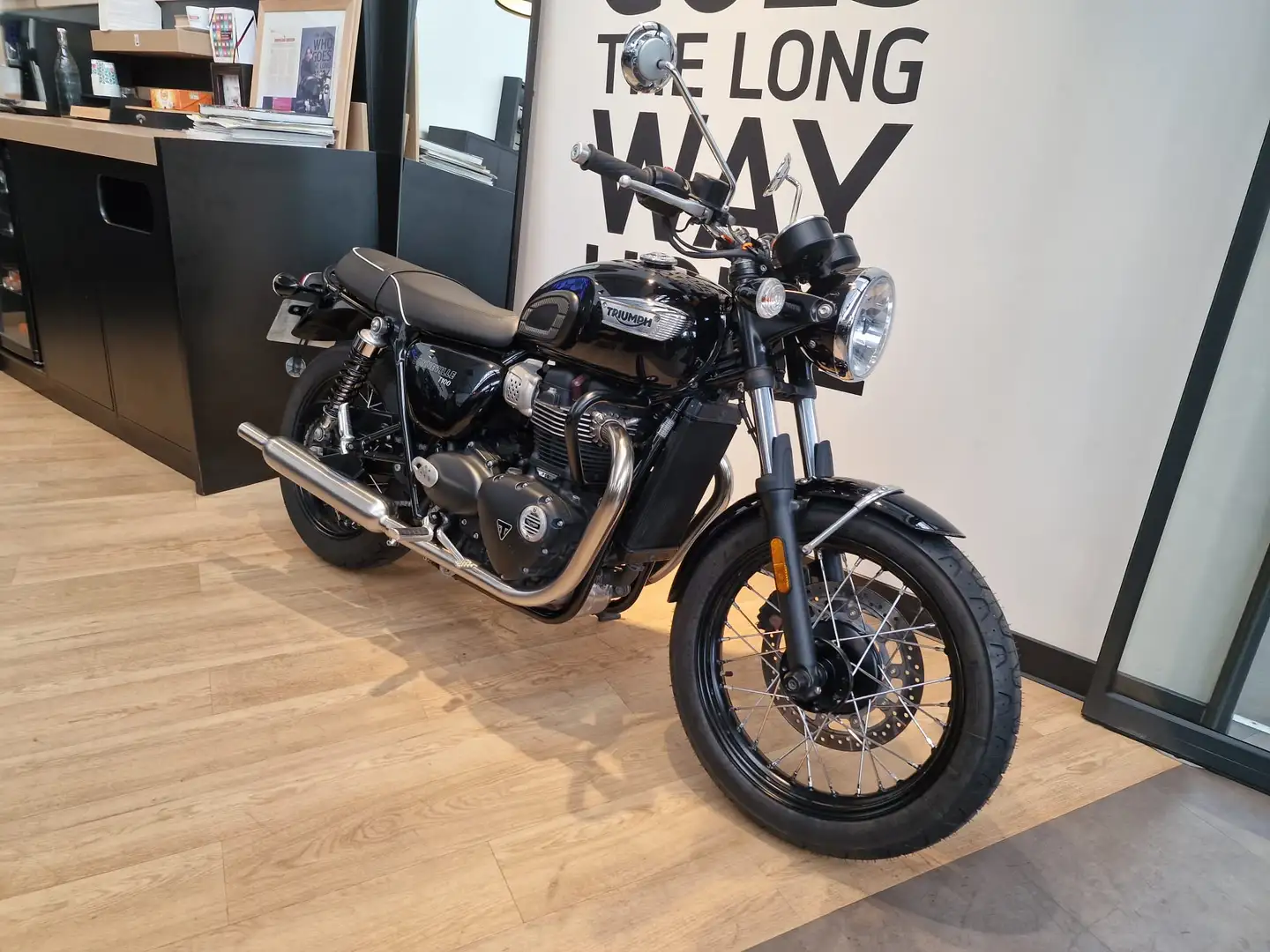 Triumph Bonneville T100 Noir - 1
