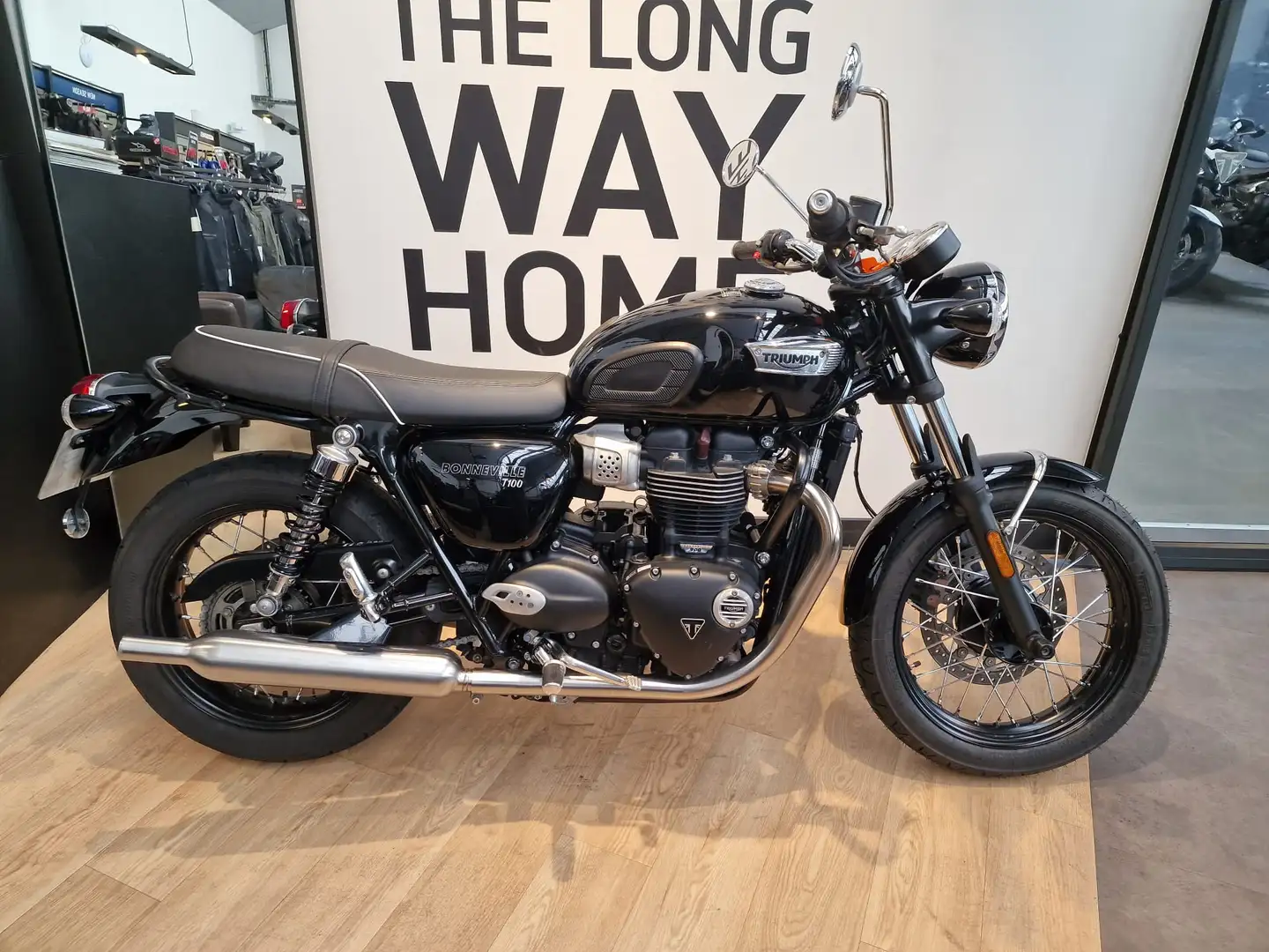 Triumph Bonneville T100 Noir - 2