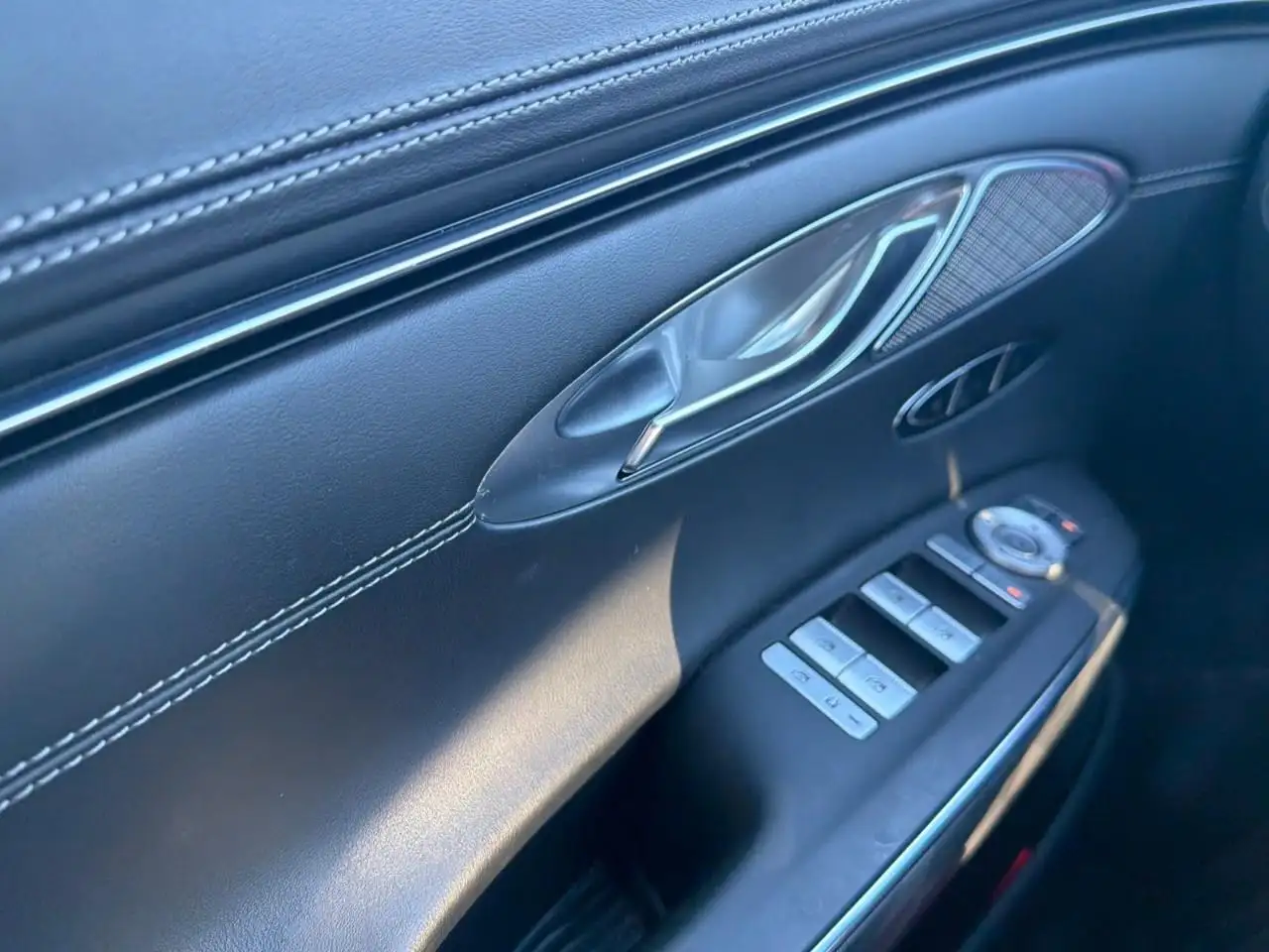 Genesis GV70 снимка Genesis GV70
