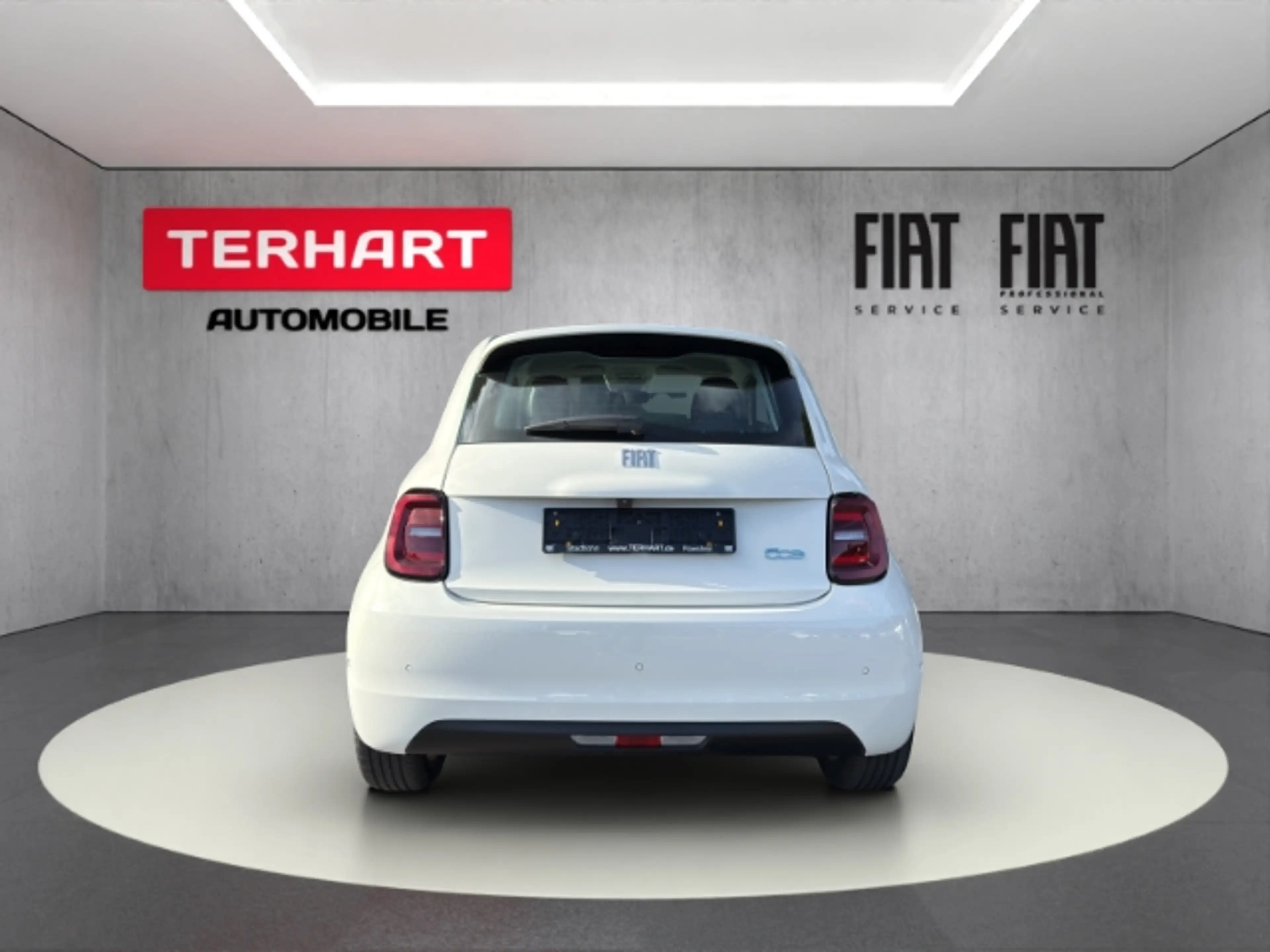 Fiat 500e Basis/Navi/RFK/Alu/Apple&Android — photo 4