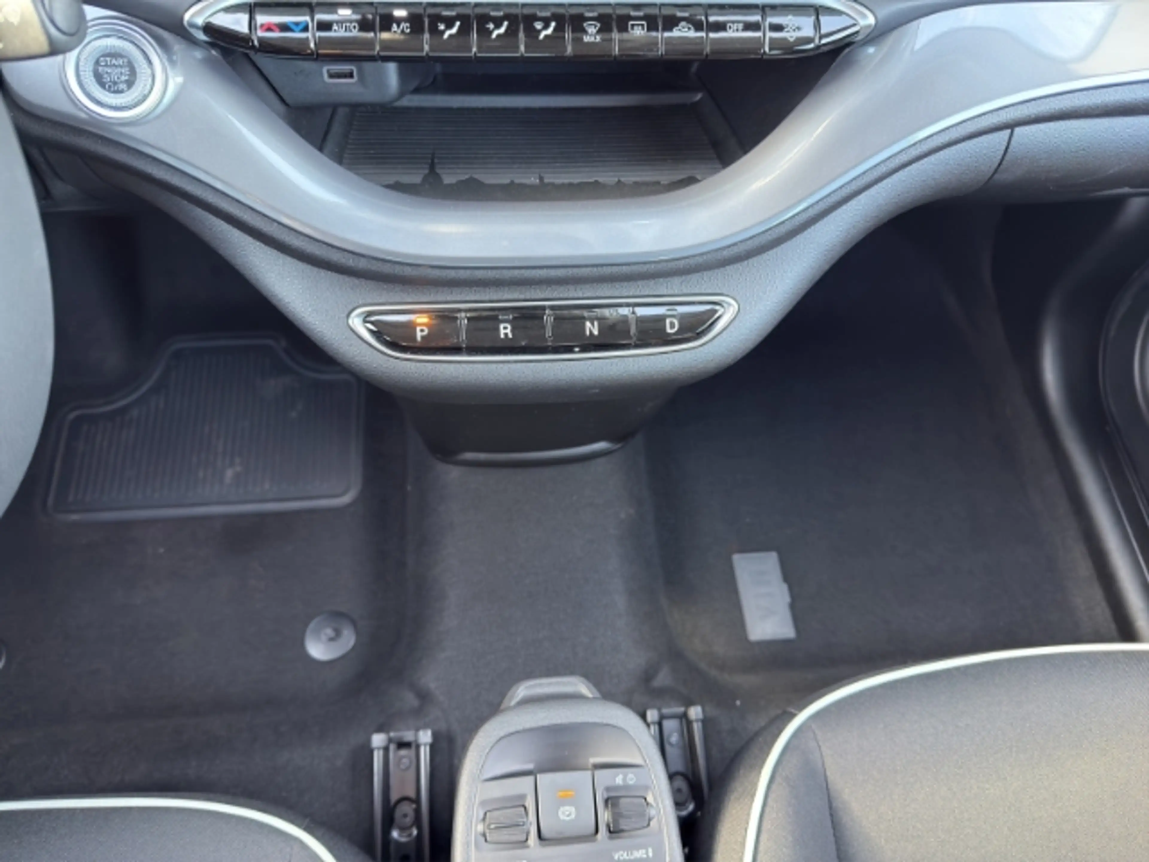 Fiat 500e Basis/Navi/RFK/Alu/Apple&Android — photo 13