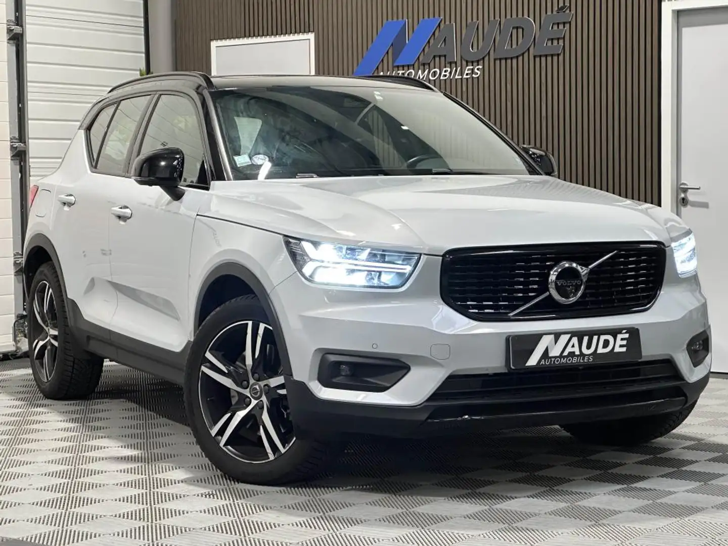 Volvo XC40 R-Design T5 Recharge 180+82ch DCT 7 - Caméra 360° - Harman Kardon Gris - 1