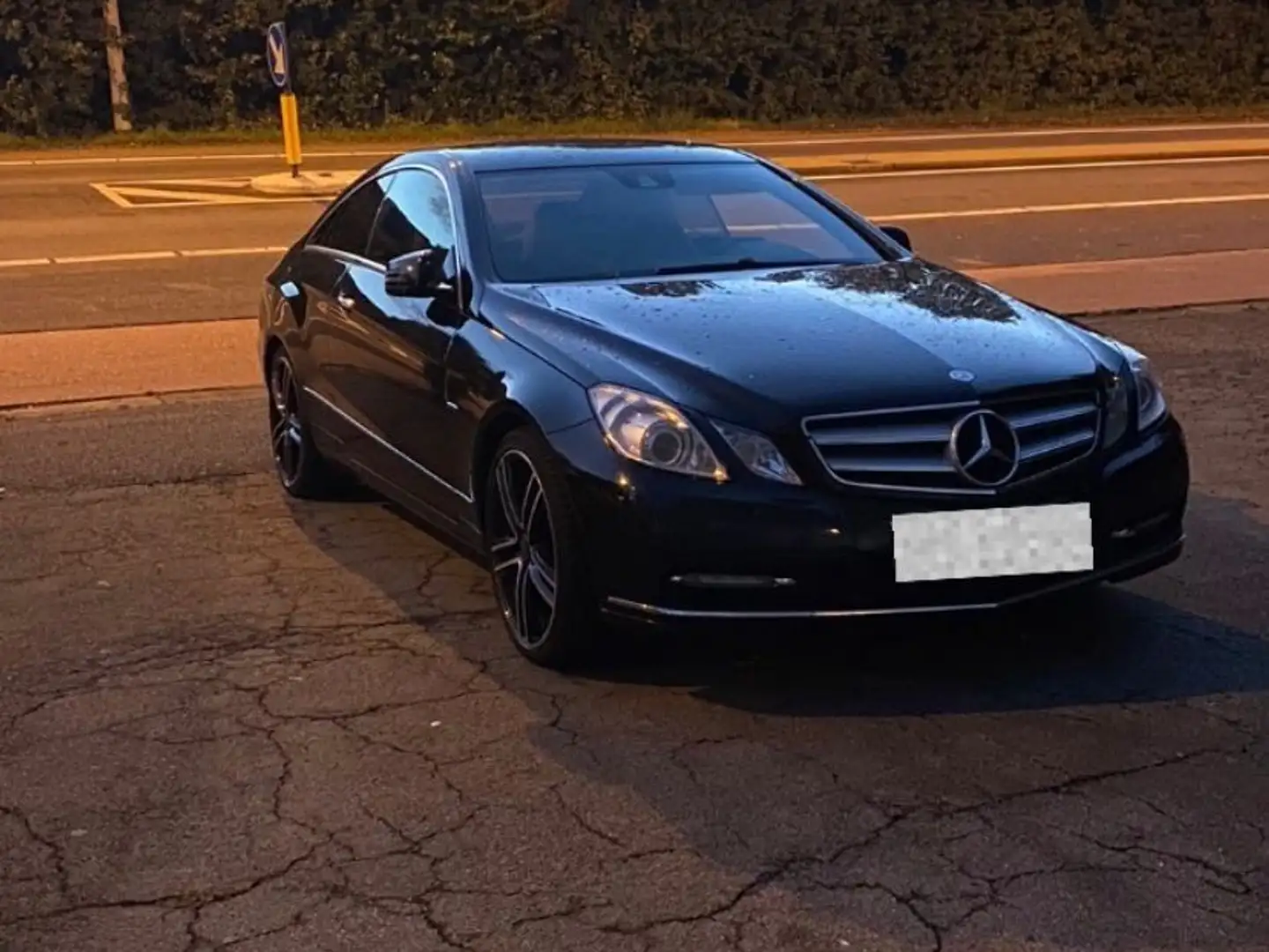 Mercedes-Benz E 220 CDI coupé BlueEFFICIENCY Noir - 1