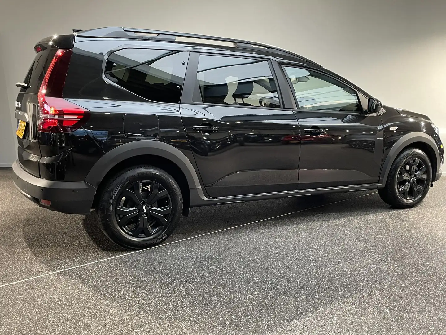Dacia Jogger 1.0 TCe 110 Extreme | 7-Persoons | Navigatie | Dod Zwart - 2