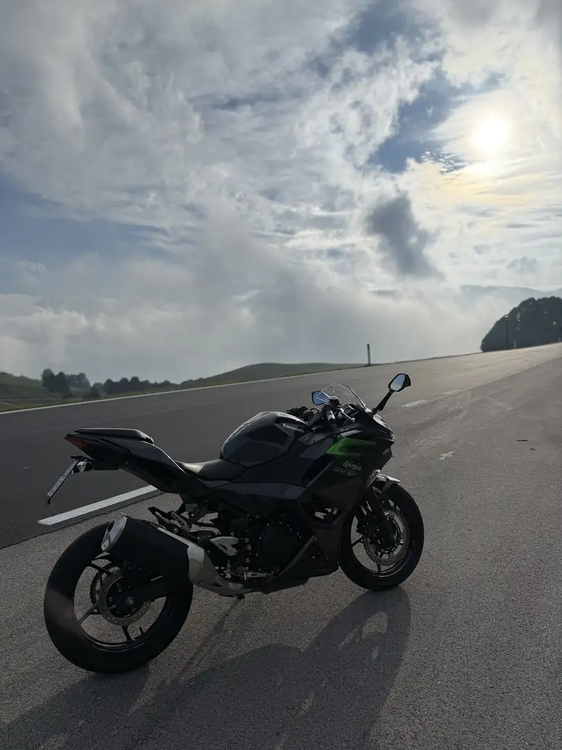 Kawasaki Ninja 400 - 1