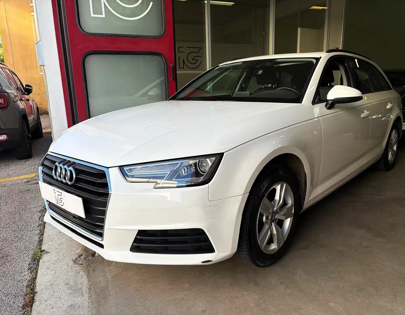 Audi A4 Avant 2.0 tdi 122cv Wit - 1