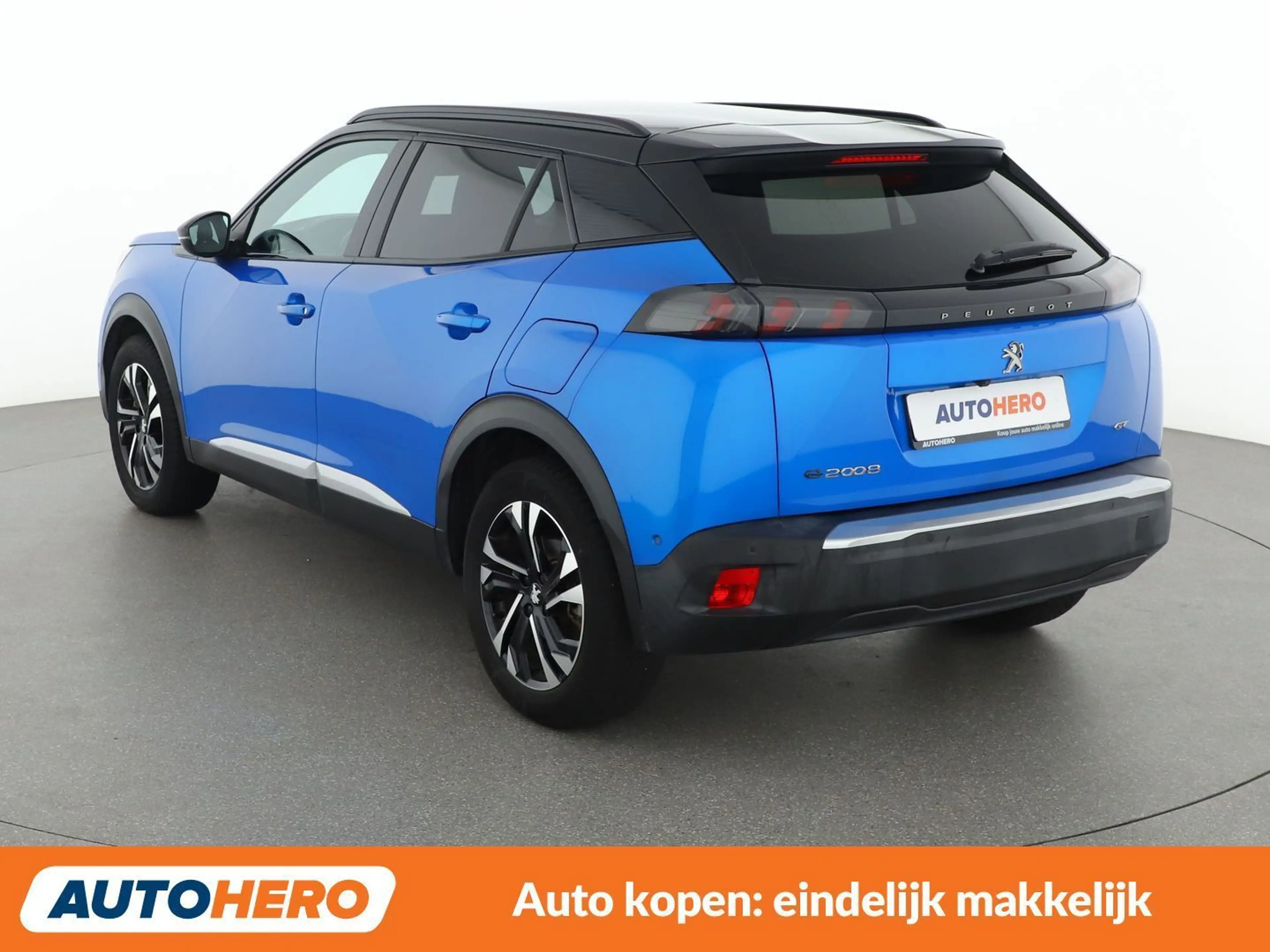 Peugeot e-2008 electric drive 100 kW e GT — photo 4
