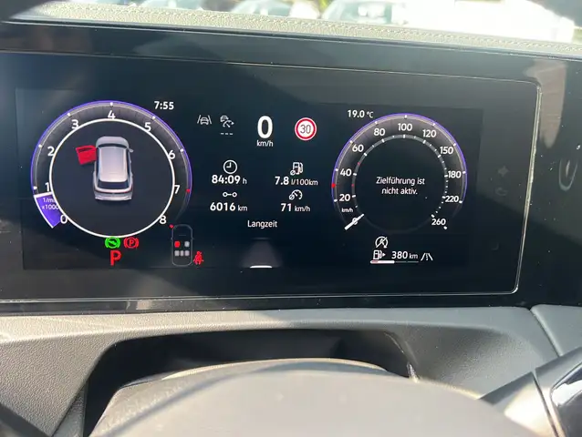 Volkswagen Tiguan view 9