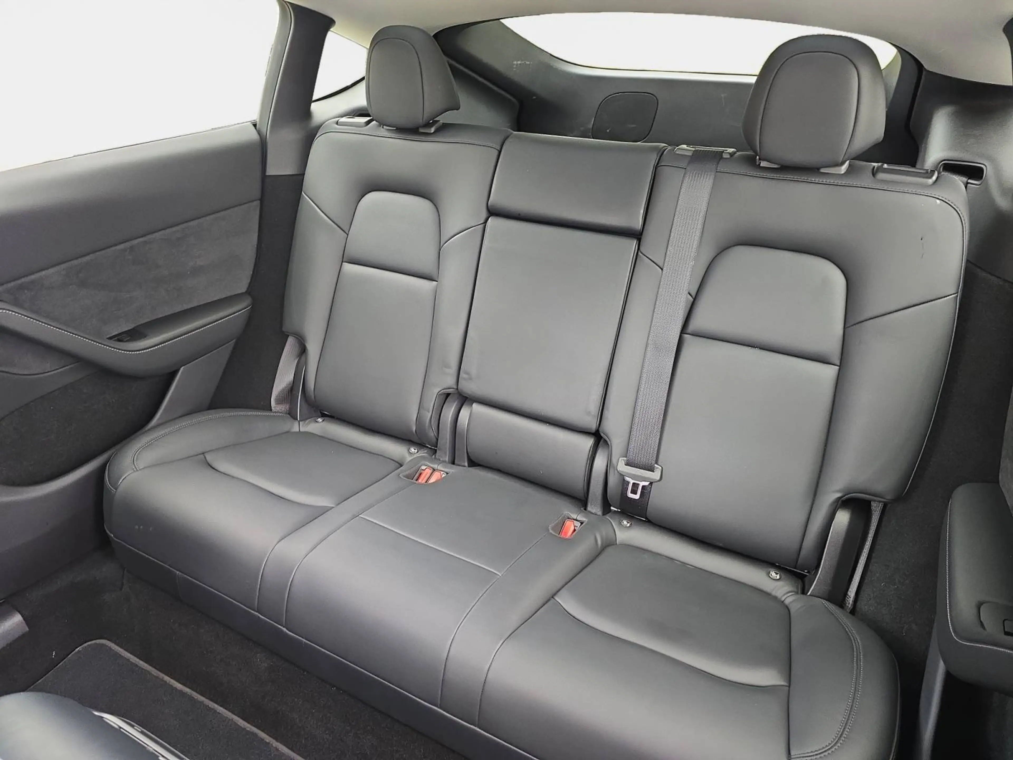 Tesla Model Y Performance Dual AWD — photo 14