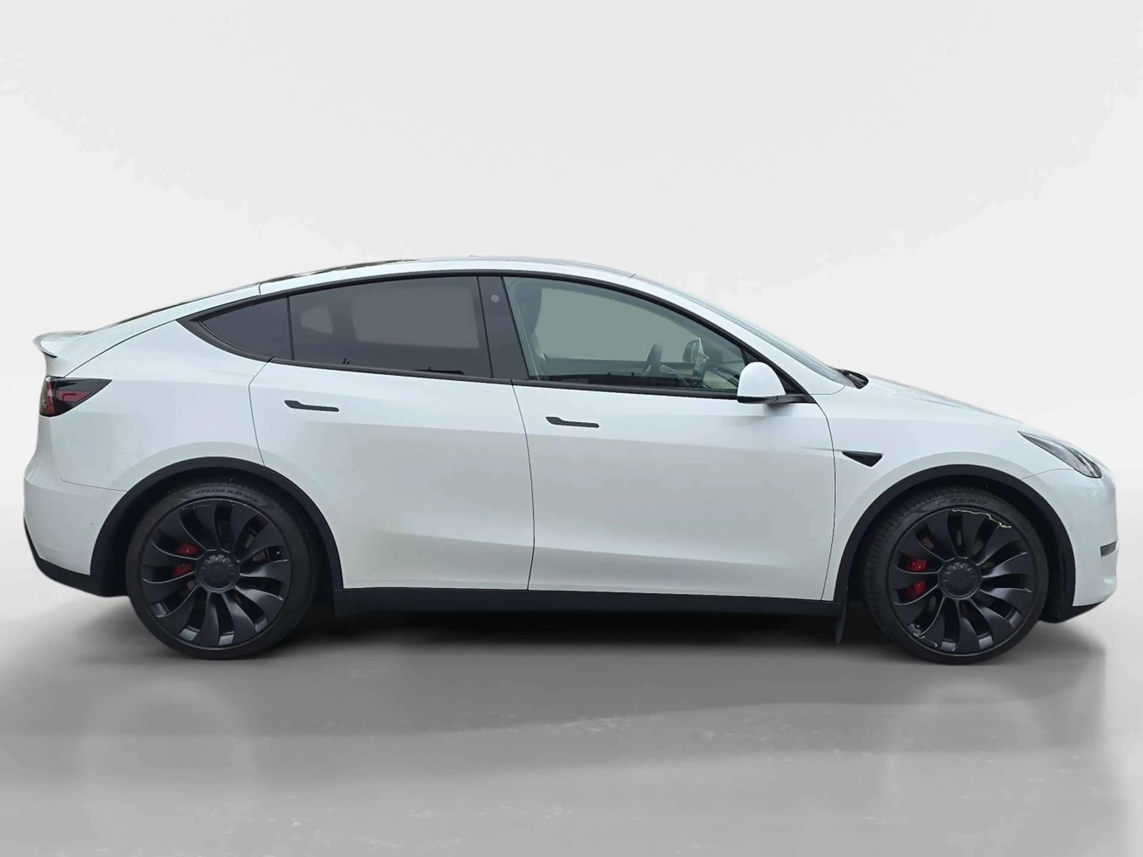 Tesla Model Y Performance Dual AWD — photo 6