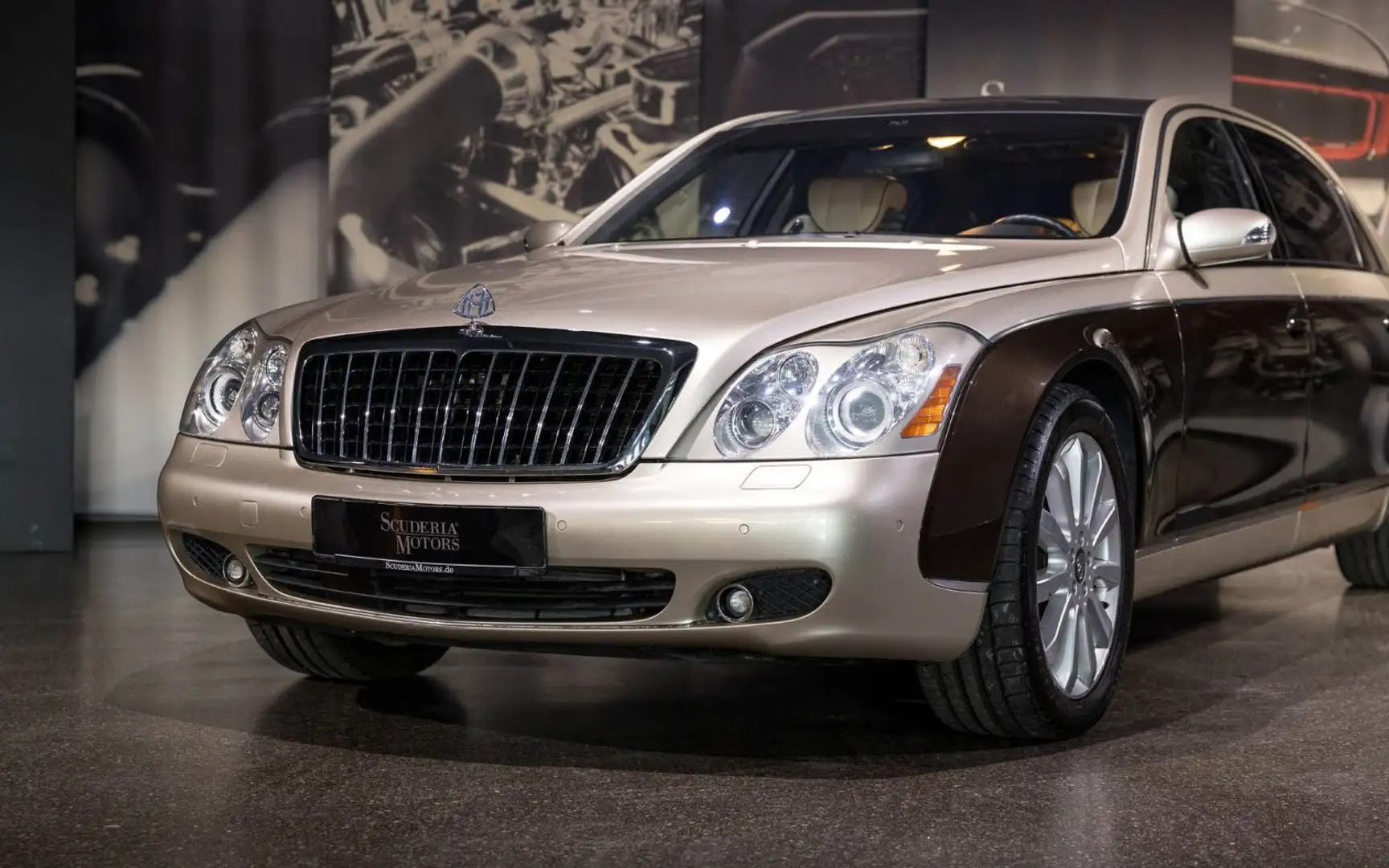 Maybach 62 S | RARE DUO-TONE PAINT | FULL CARBON ! Goud - 2