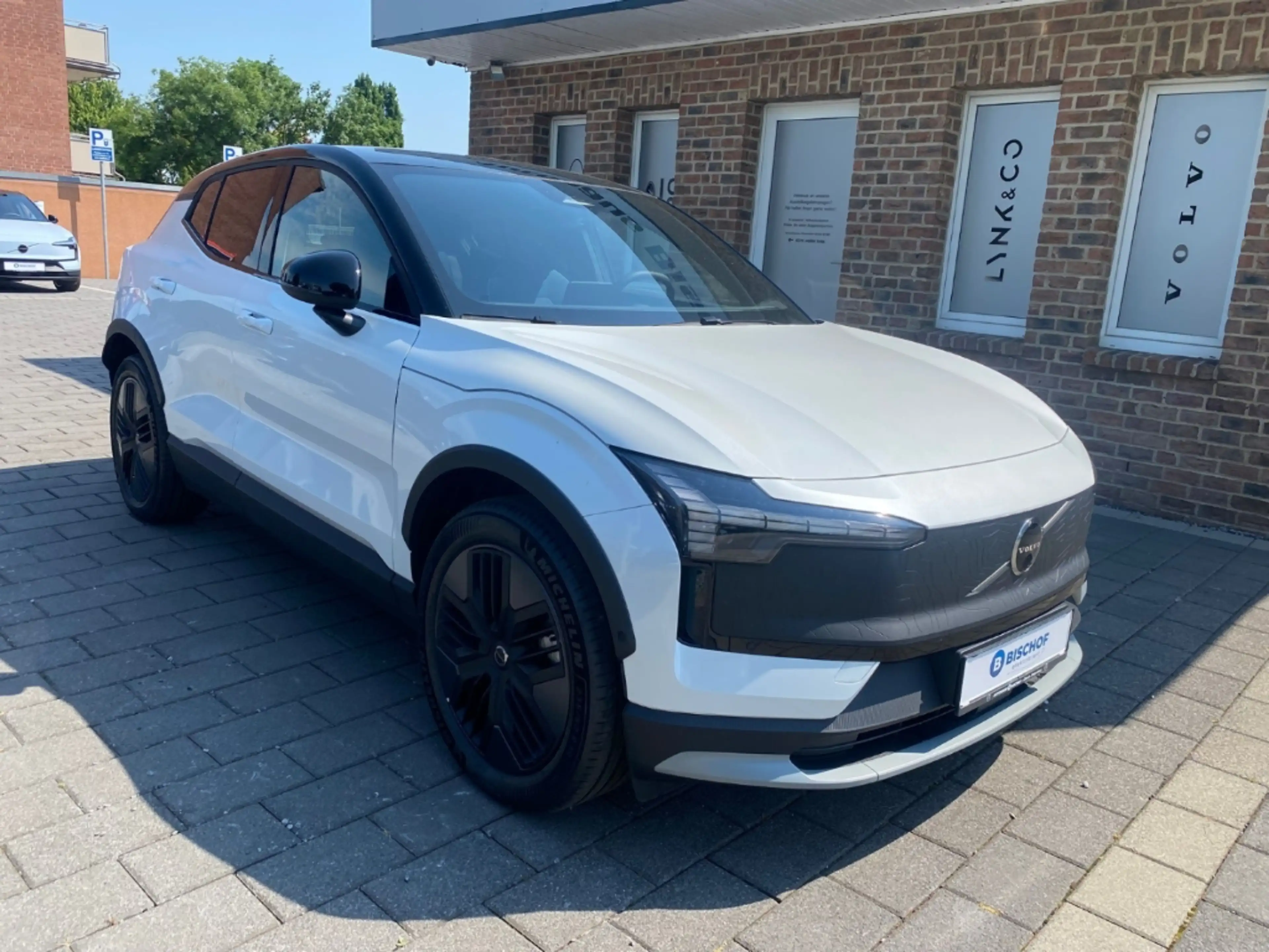 Volvo EX30 Ultra Cross Country TWIN 315 kW Performance Pure E — photo 8