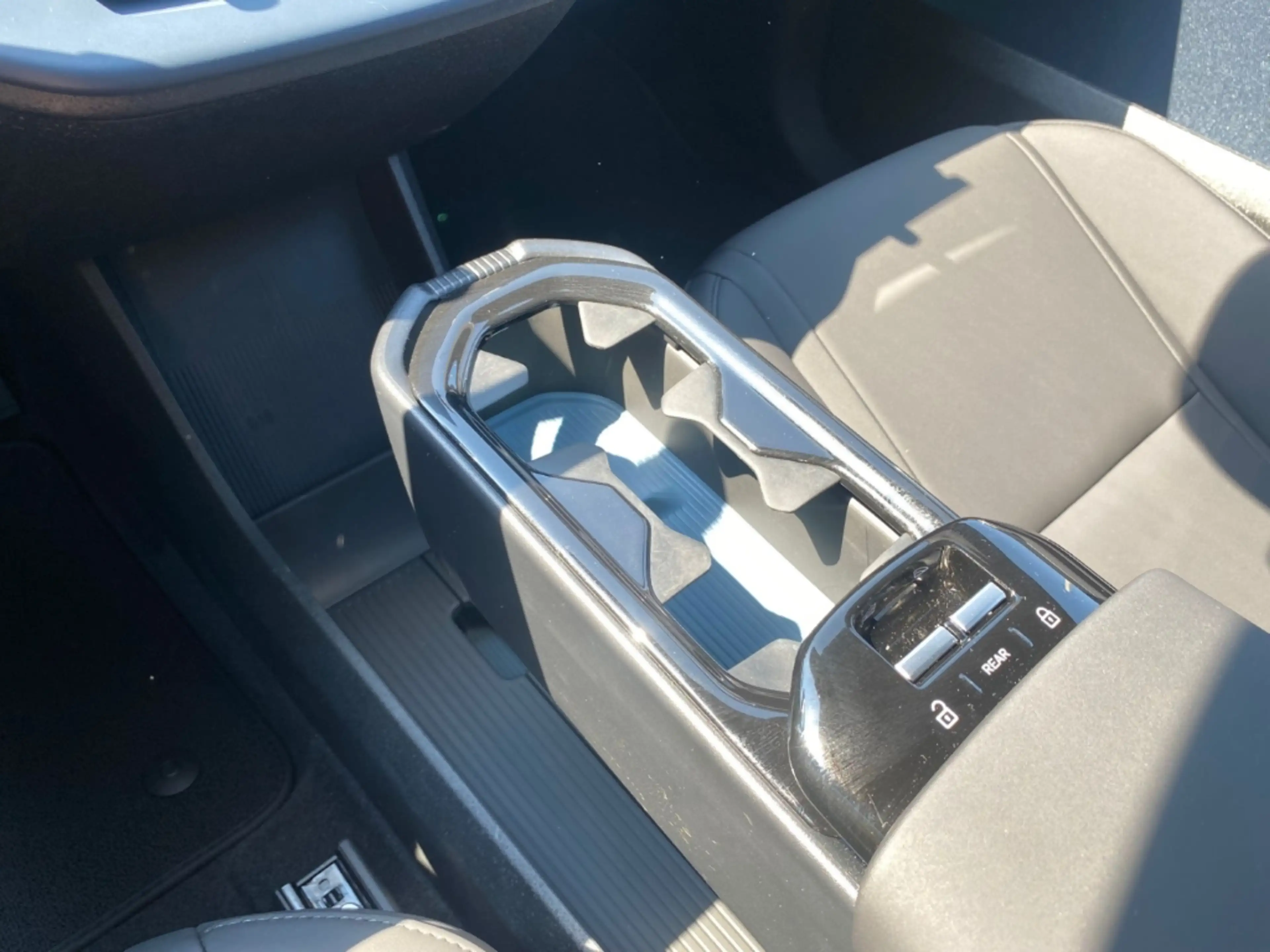 Volvo EX30 Ultra Cross Country TWIN 315 kW Performance Pure E — photo 15