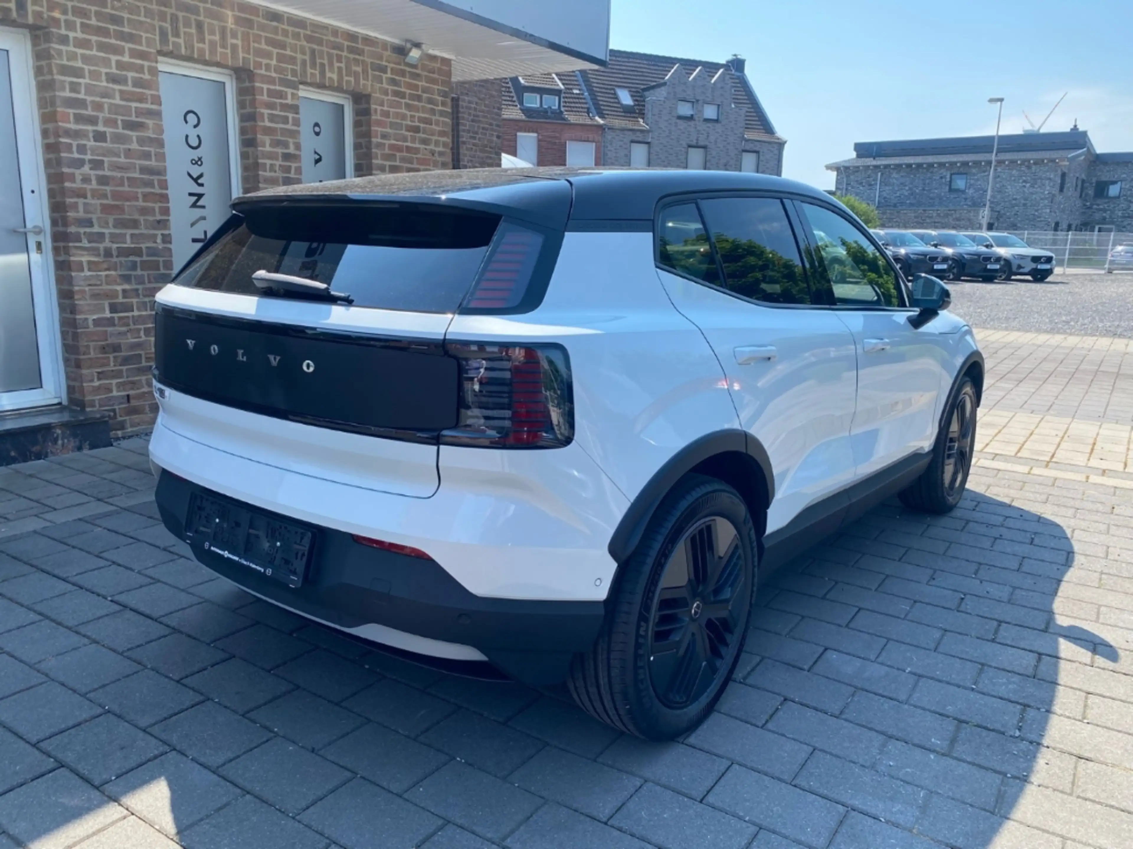 Volvo EX30 Ultra Cross Country TWIN 315 kW Performance Pure E — photo 6