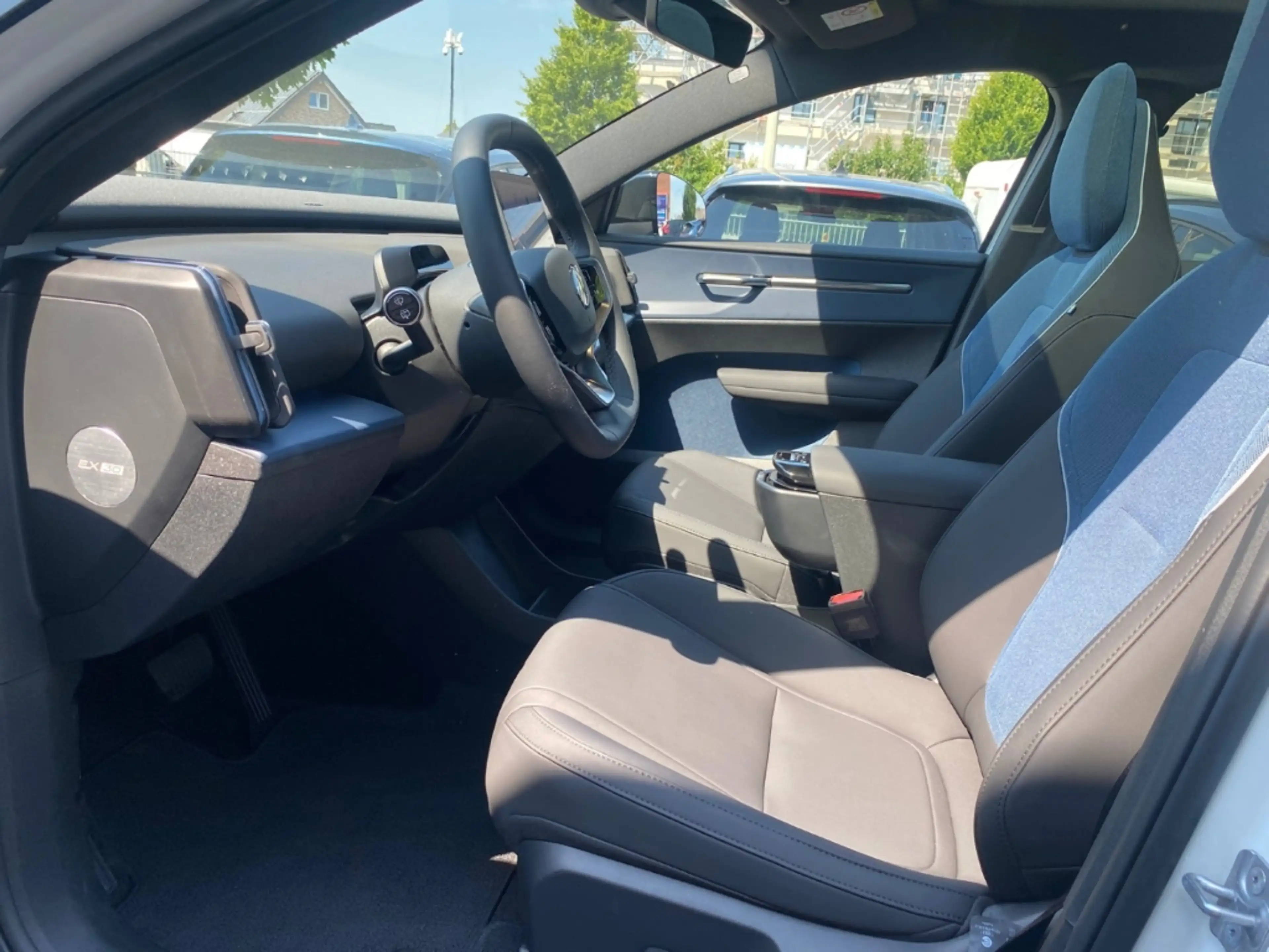 Volvo EX30 Ultra Cross Country TWIN 315 kW Performance Pure E — photo 10