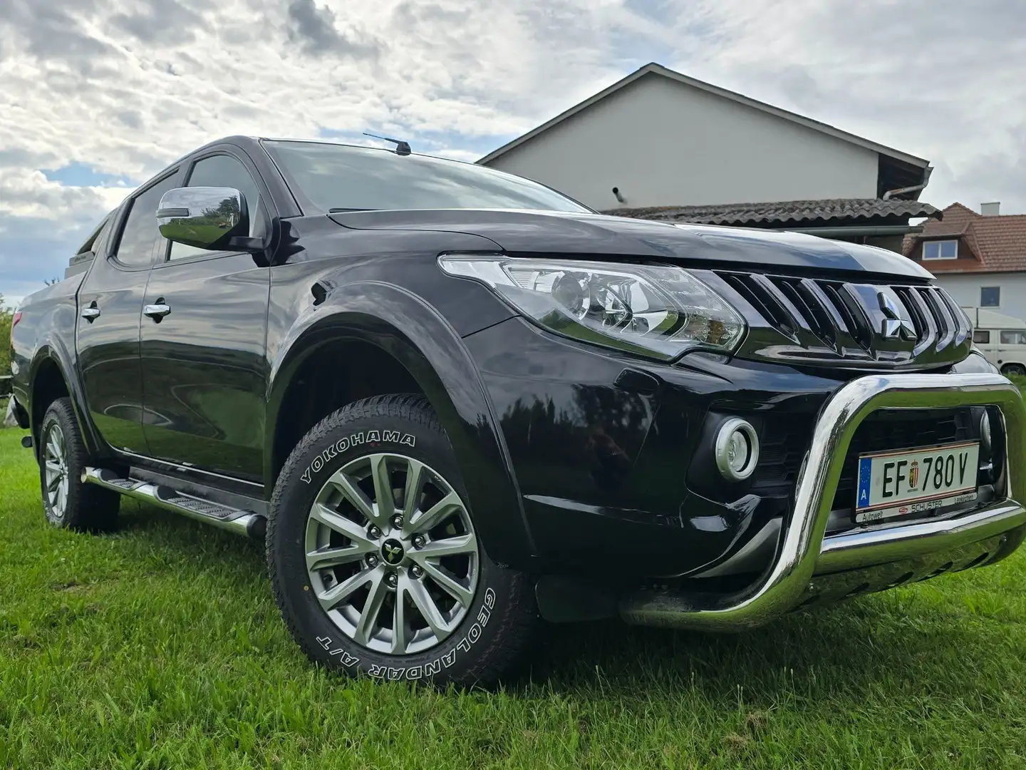 Mitsubishi L200 2,4 DI-D HP 4WD Doppelkabine Instyle Aut. Negro - 2