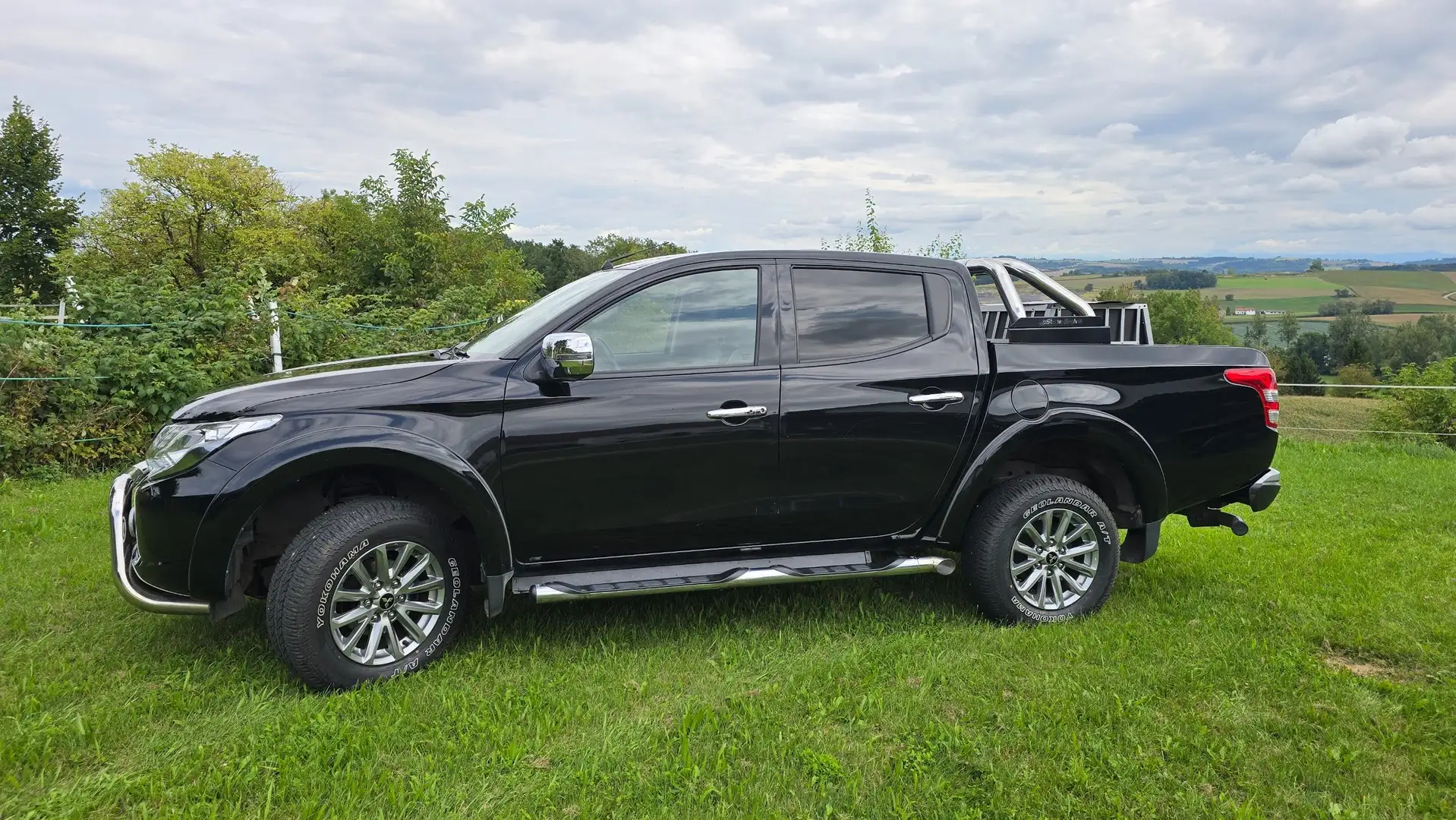 Mitsubishi L200 2,4 DI-D HP 4WD Doppelkabine Instyle Aut. Negro - 1