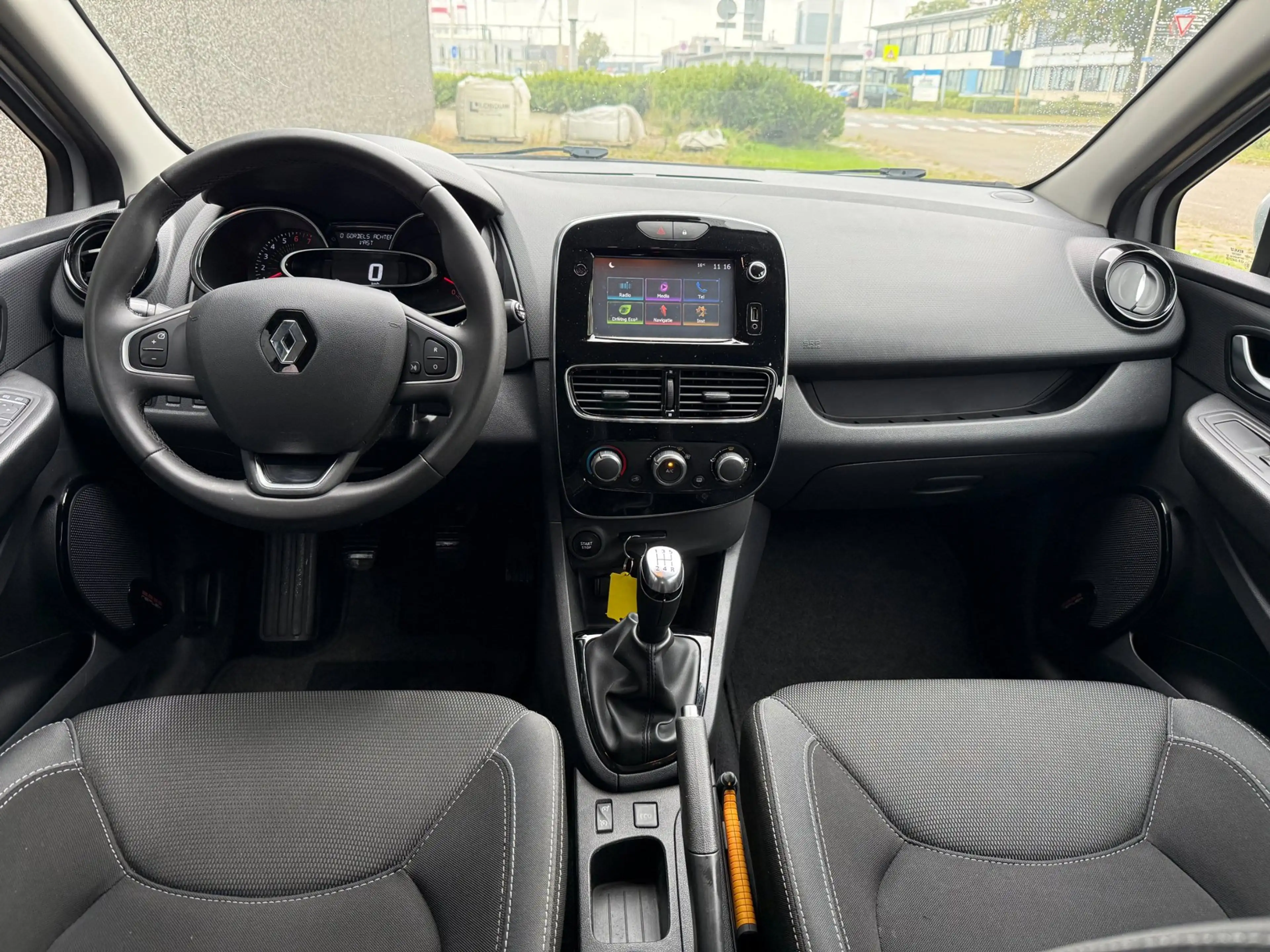 Renault Clio 0.9 TCe Zen/Dealer OH/2de eigen/APK tot 06-2027! — photo 11