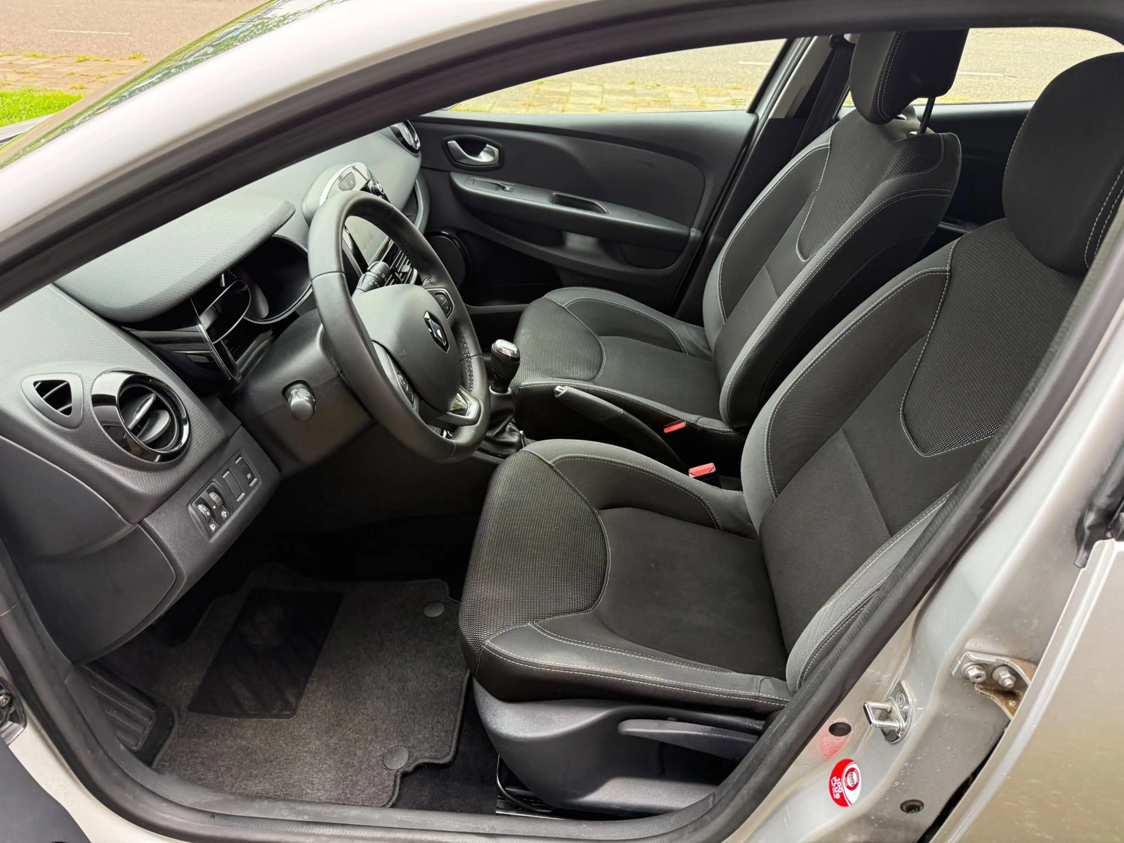 Renault Clio 0.9 TCe Zen/Dealer OH/2de eigen/APK tot 06-2027! — photo 14