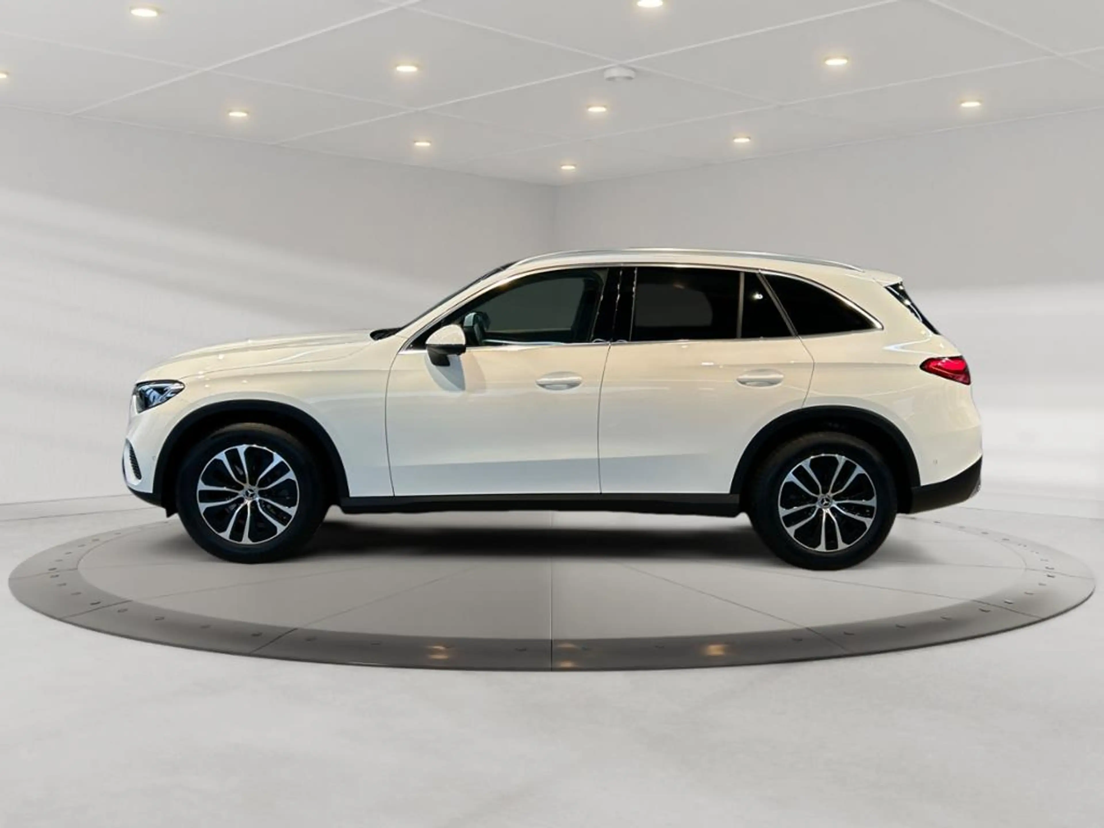 Mercedes-Benz GLC 220 d 4matic Avantgarde Avantgarde+MBUX+AHK — photo 5