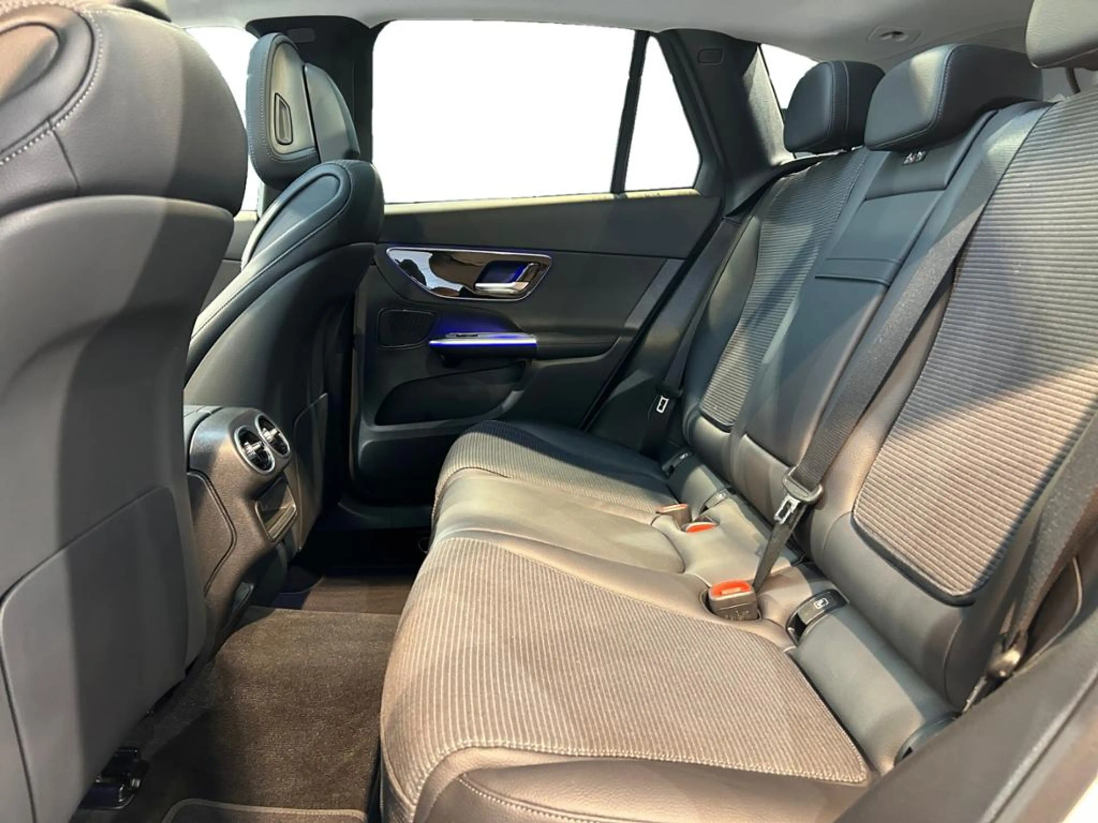 Mercedes-Benz GLC 220 d 4matic Avantgarde Avantgarde+MBUX+AHK — photo 12